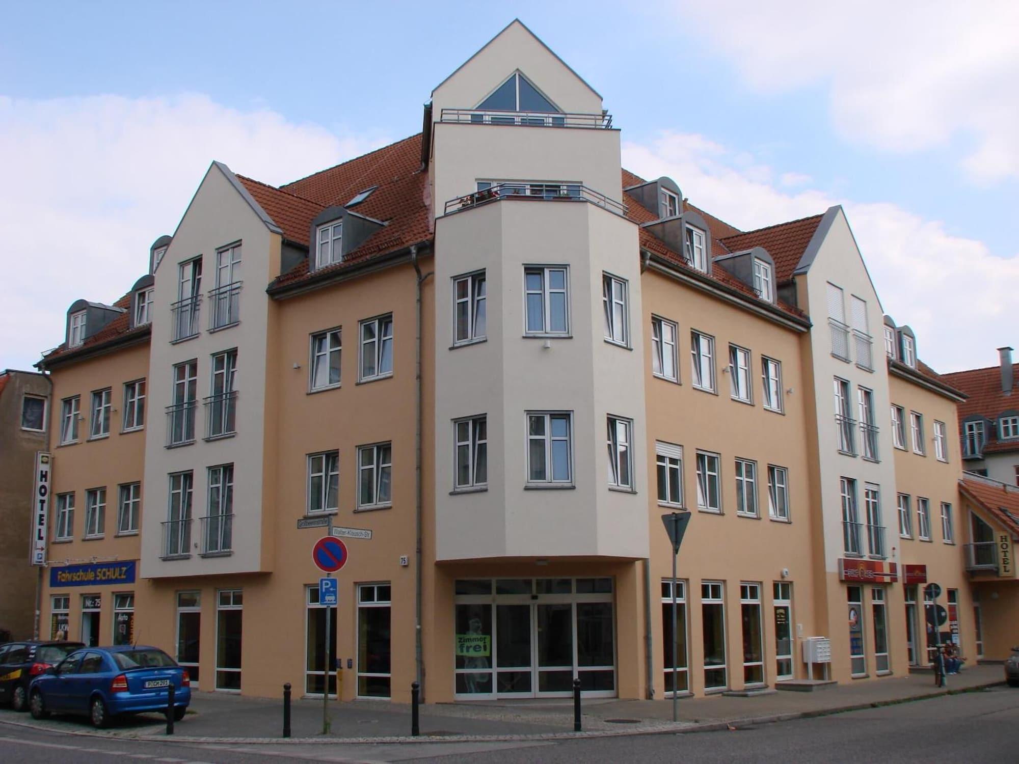 Vista Exterior Filmhotel Lili Marleen