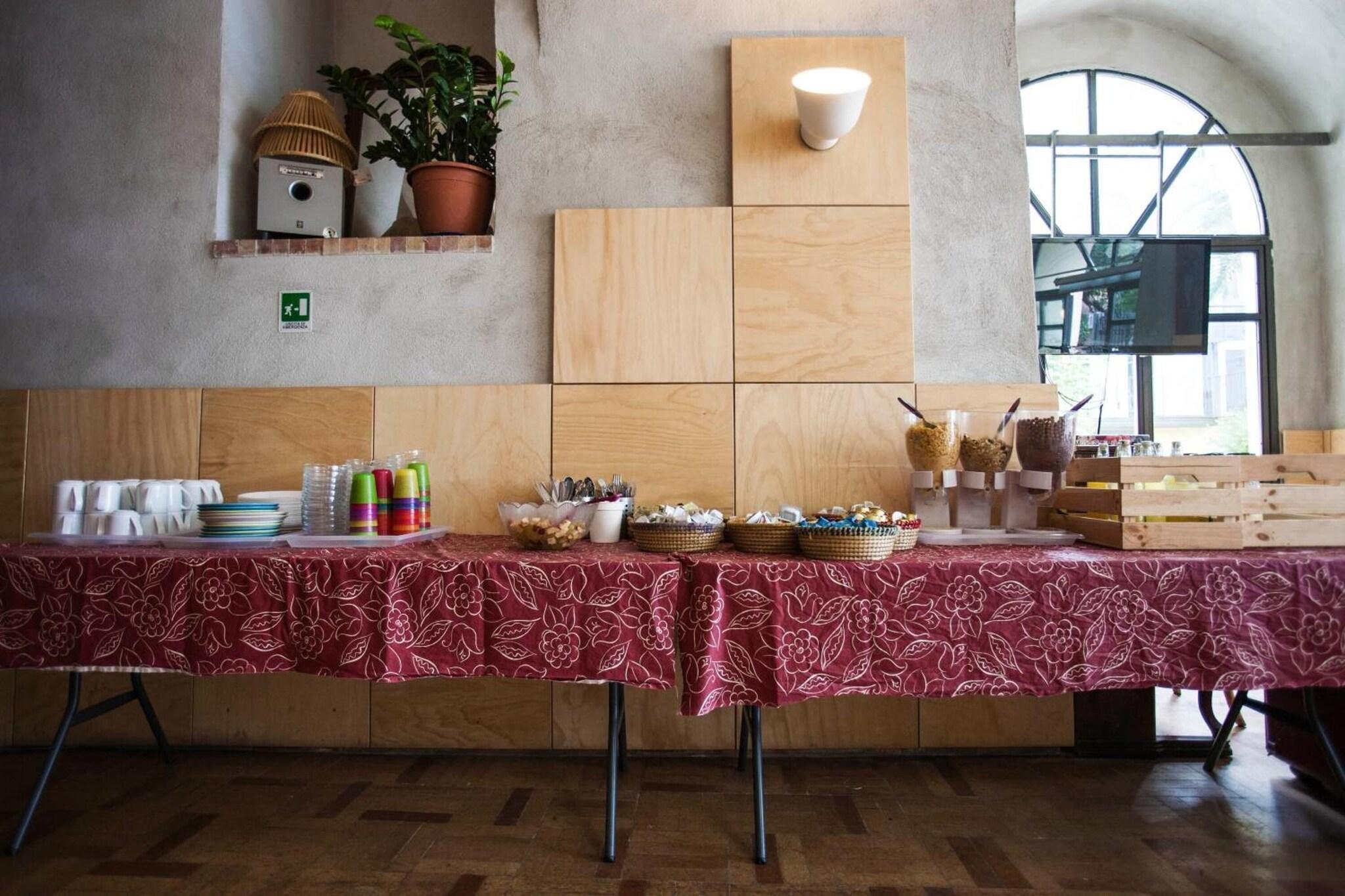 Restaurant La Controra Hostel