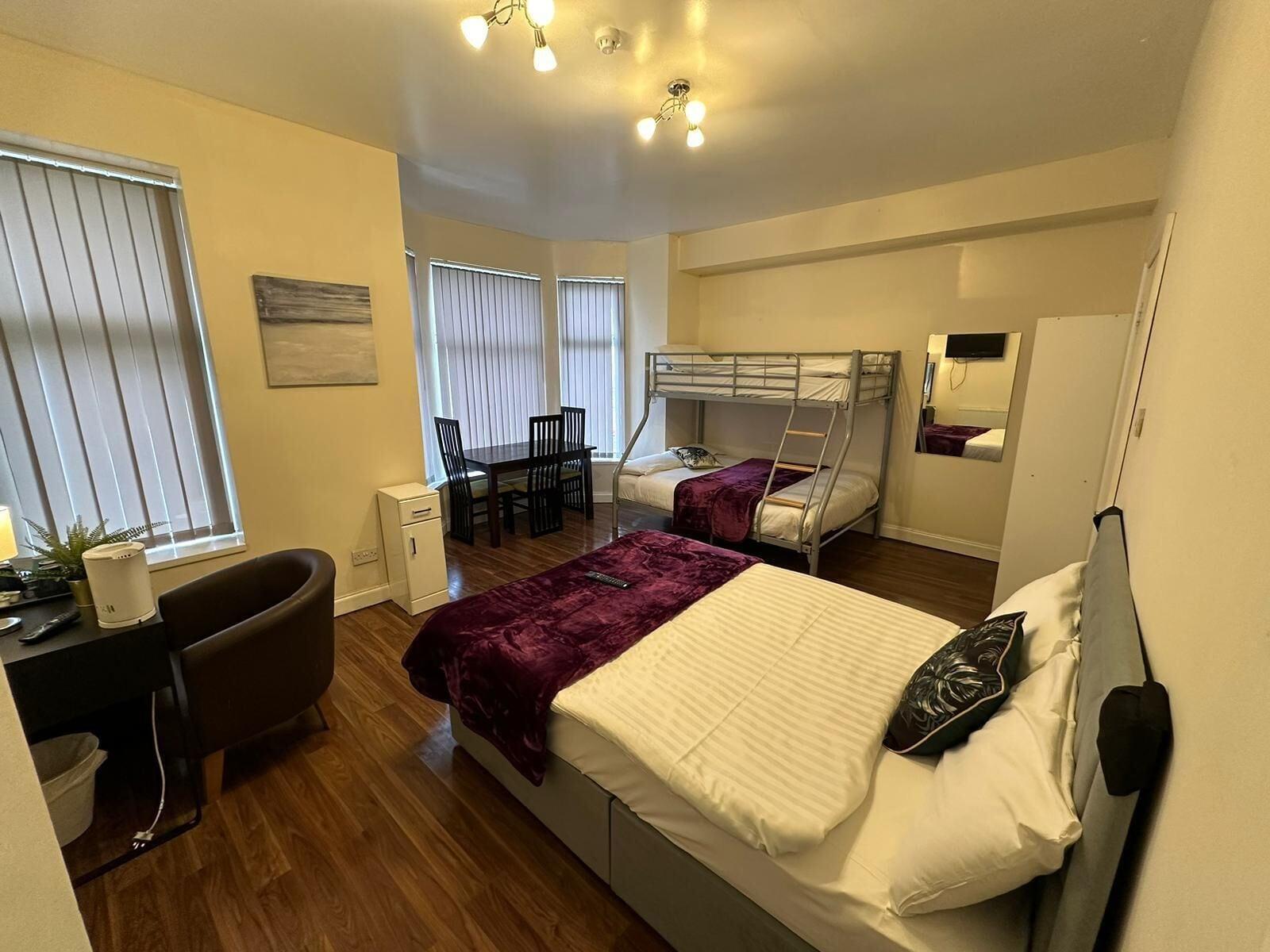 Varios Olive Lodge Blackpool