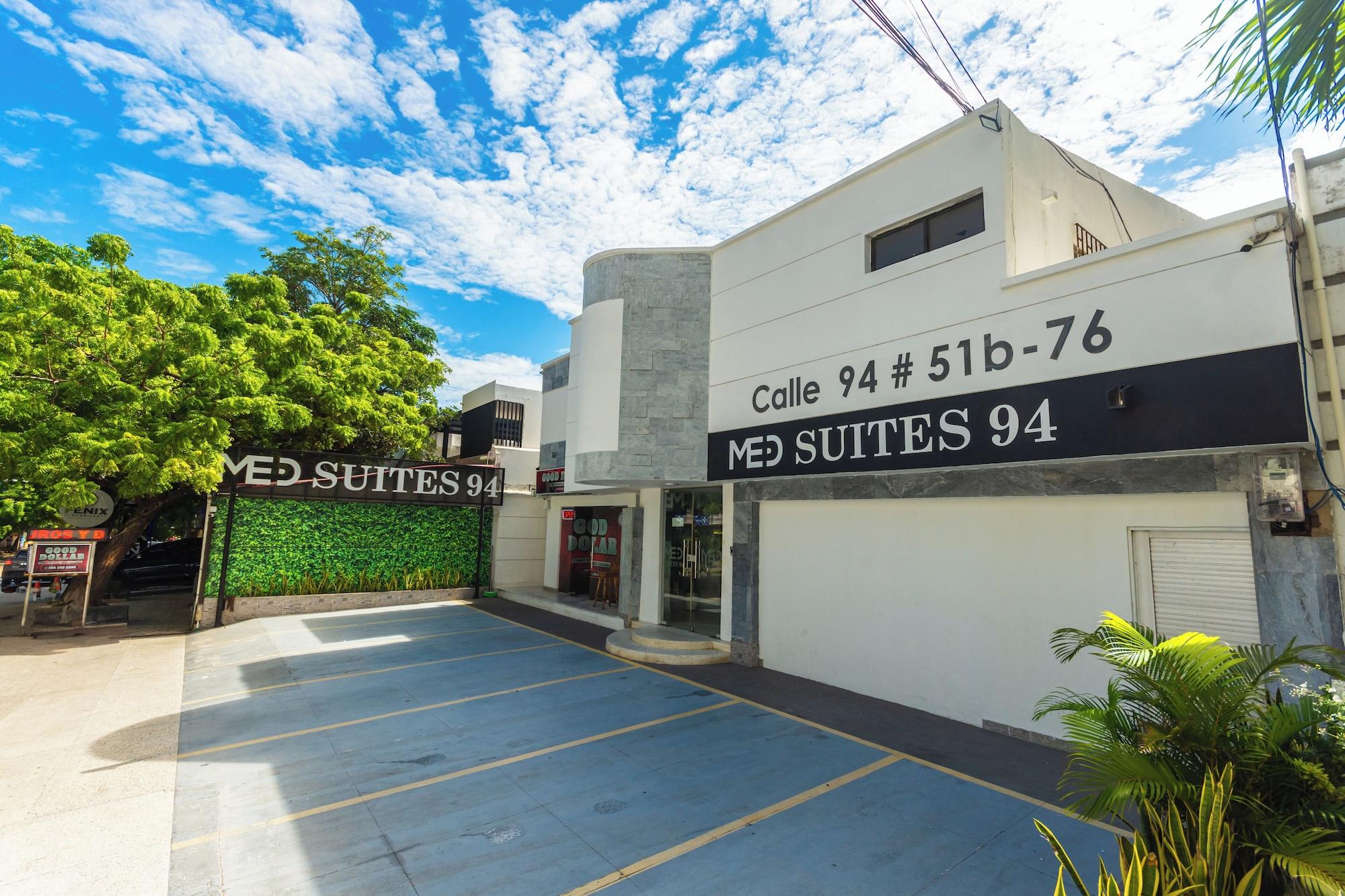 Vista Exterior Med suites 94