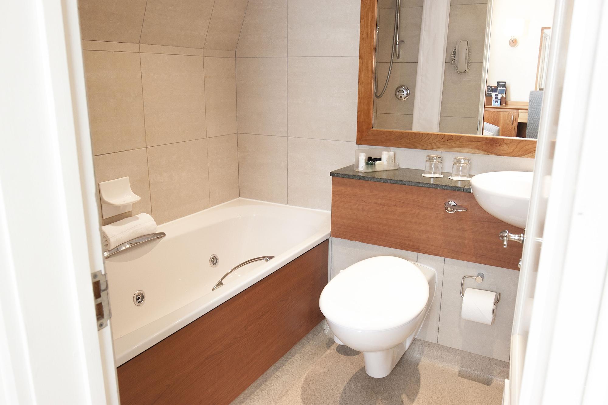 Equipamiento de Habitación Harbour Heights Hotel