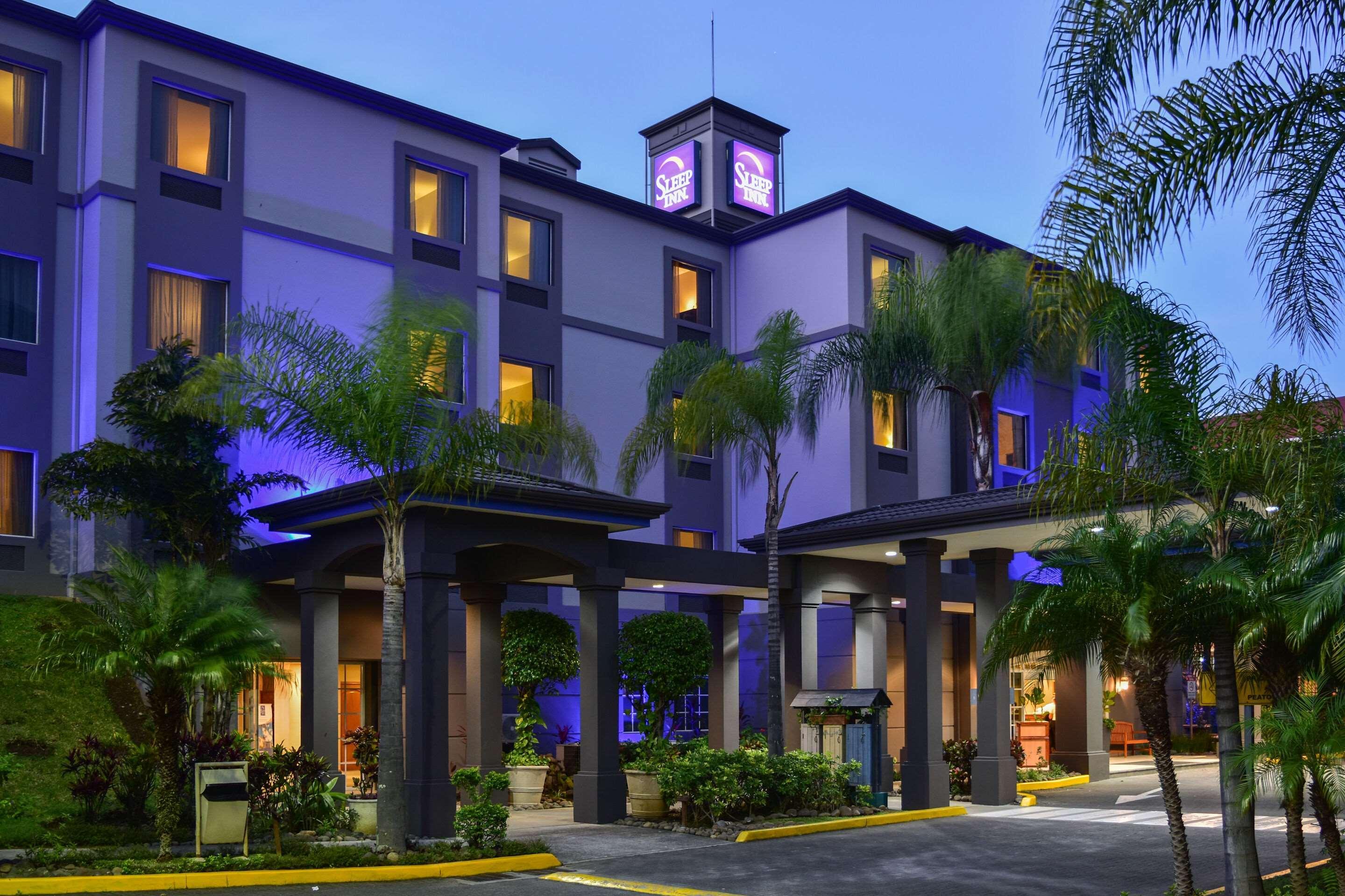 Vista Exterior Sleep Inn Hotel Paseo Las Damas