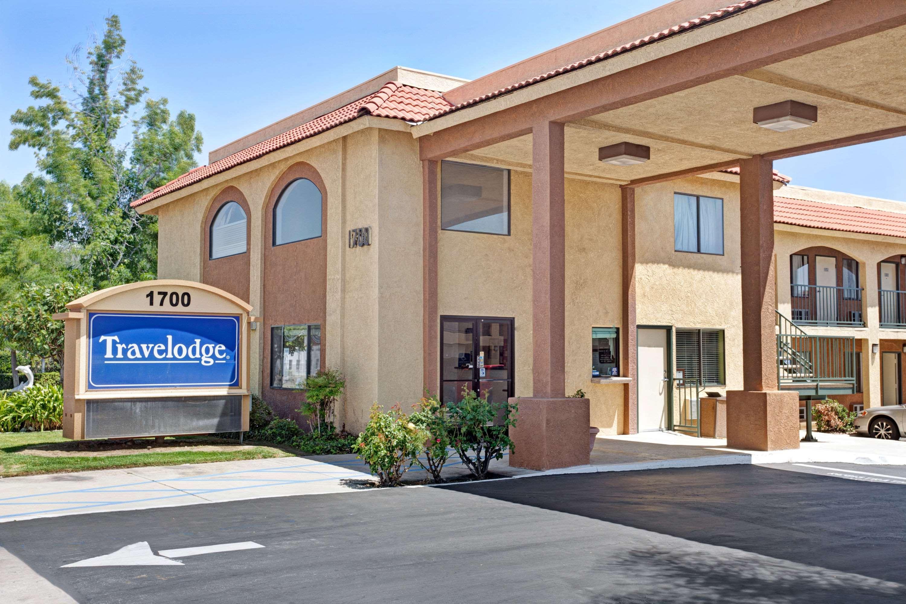 Vista Exterior Travelodge by Wyndham Banning CA Near Casino/Outlet Mall