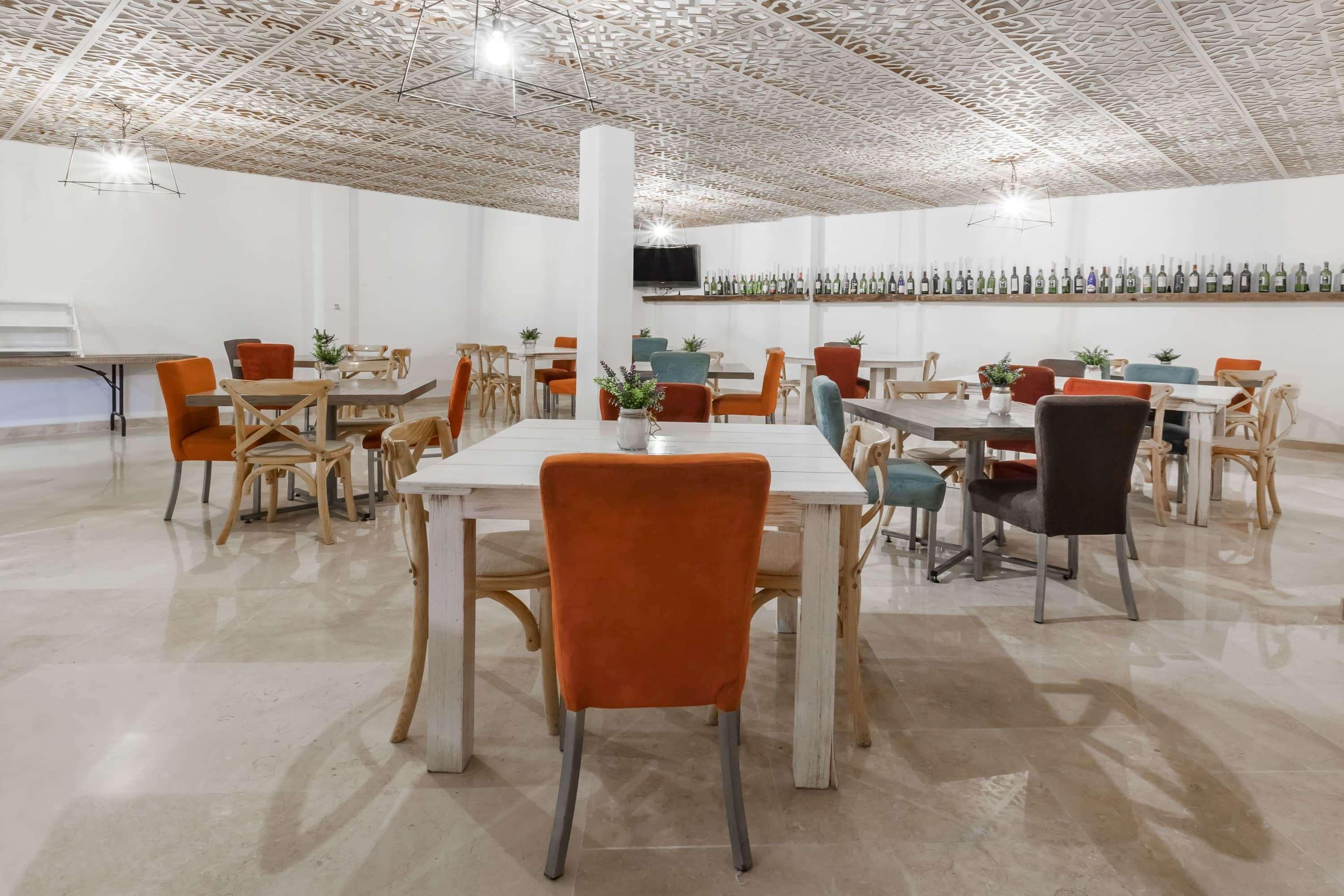 Restaurant Howard Johnson Leon Avenida