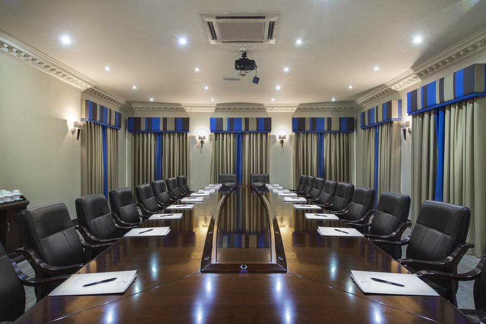 Sala de Reuniones Woodford Dolmen Hotel