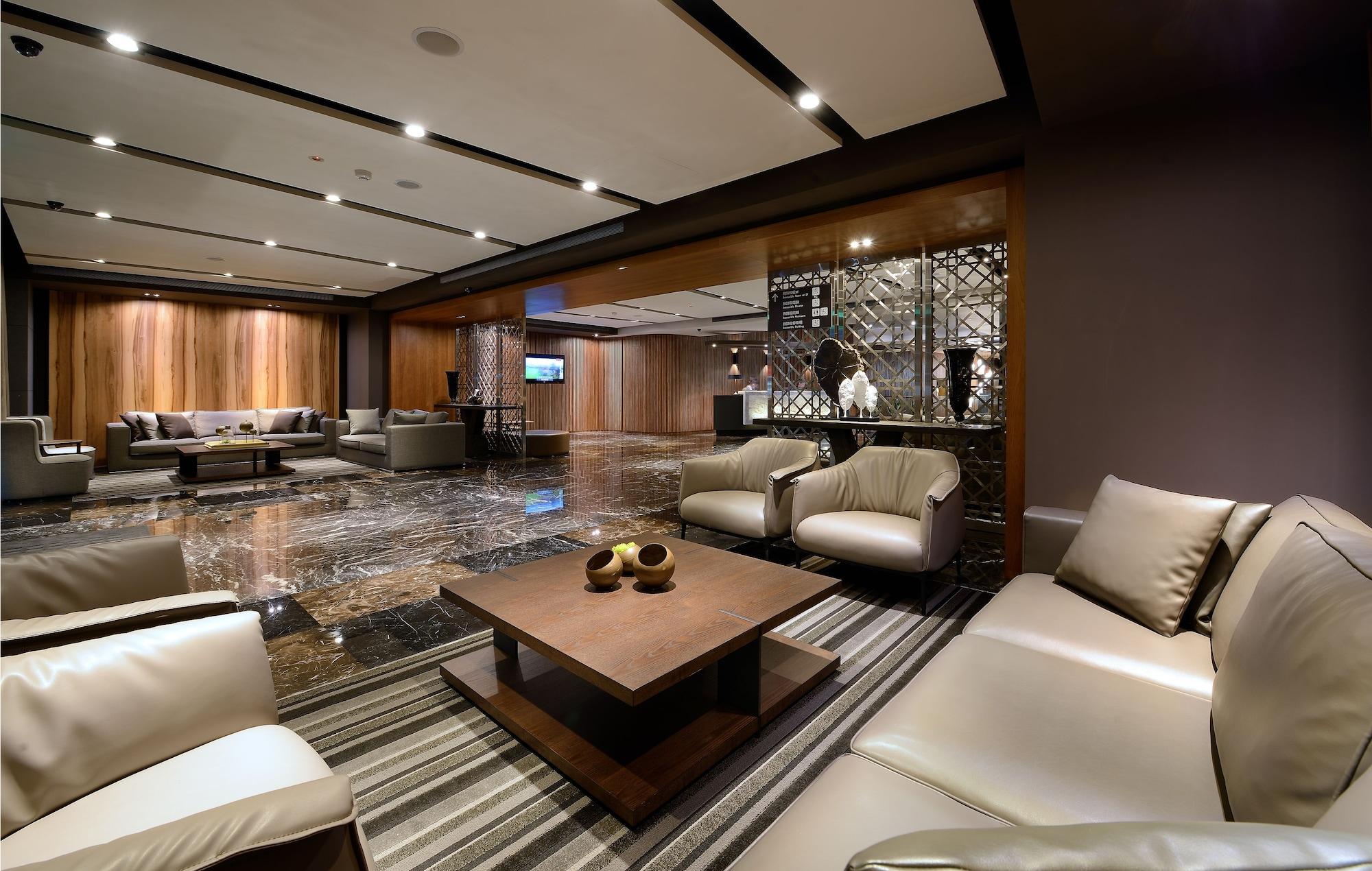 Vista Lobby Hualien Holiday Hotel