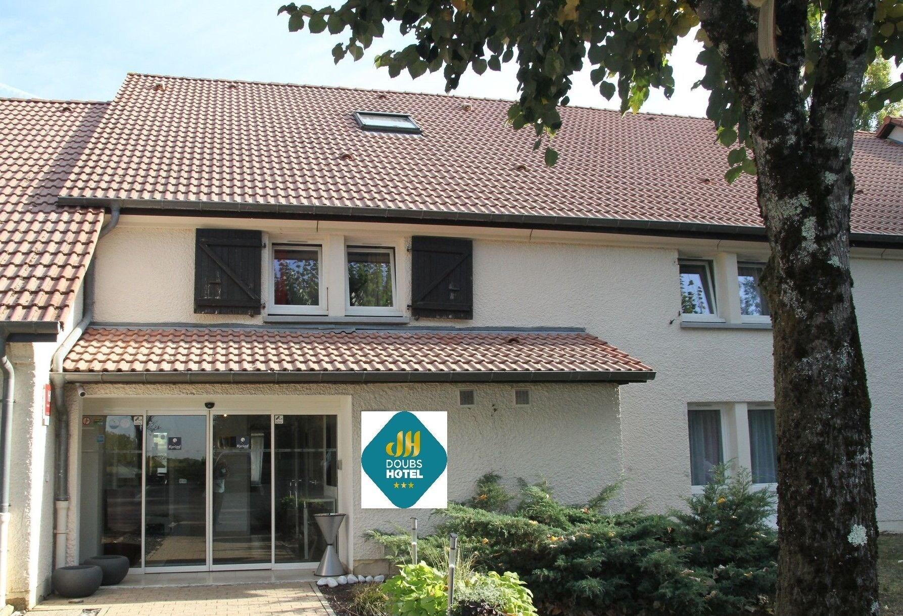 Vista Exterior Doubs Hotel - Hostel
