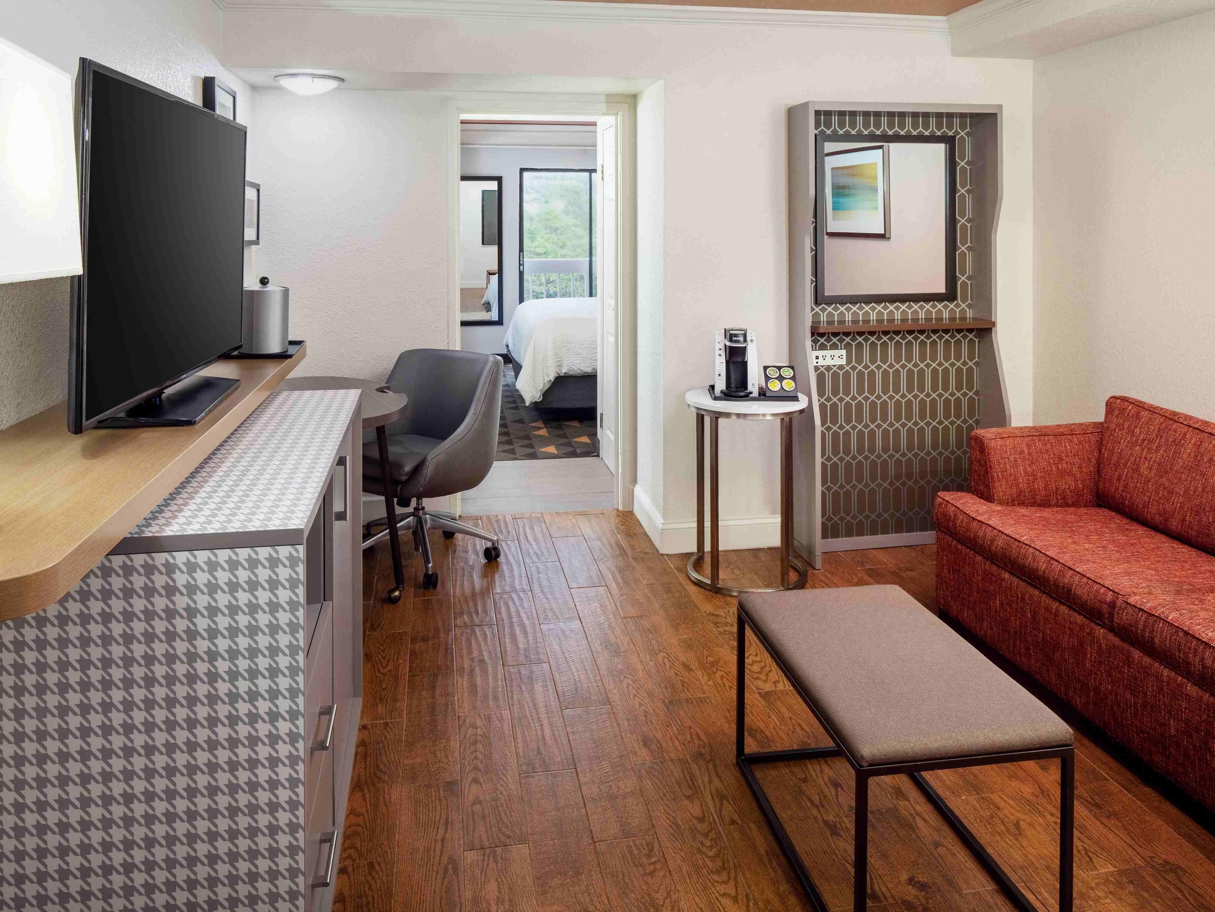Vista Lobby Holiday Inn & Suites Boca Raton - North by IHG