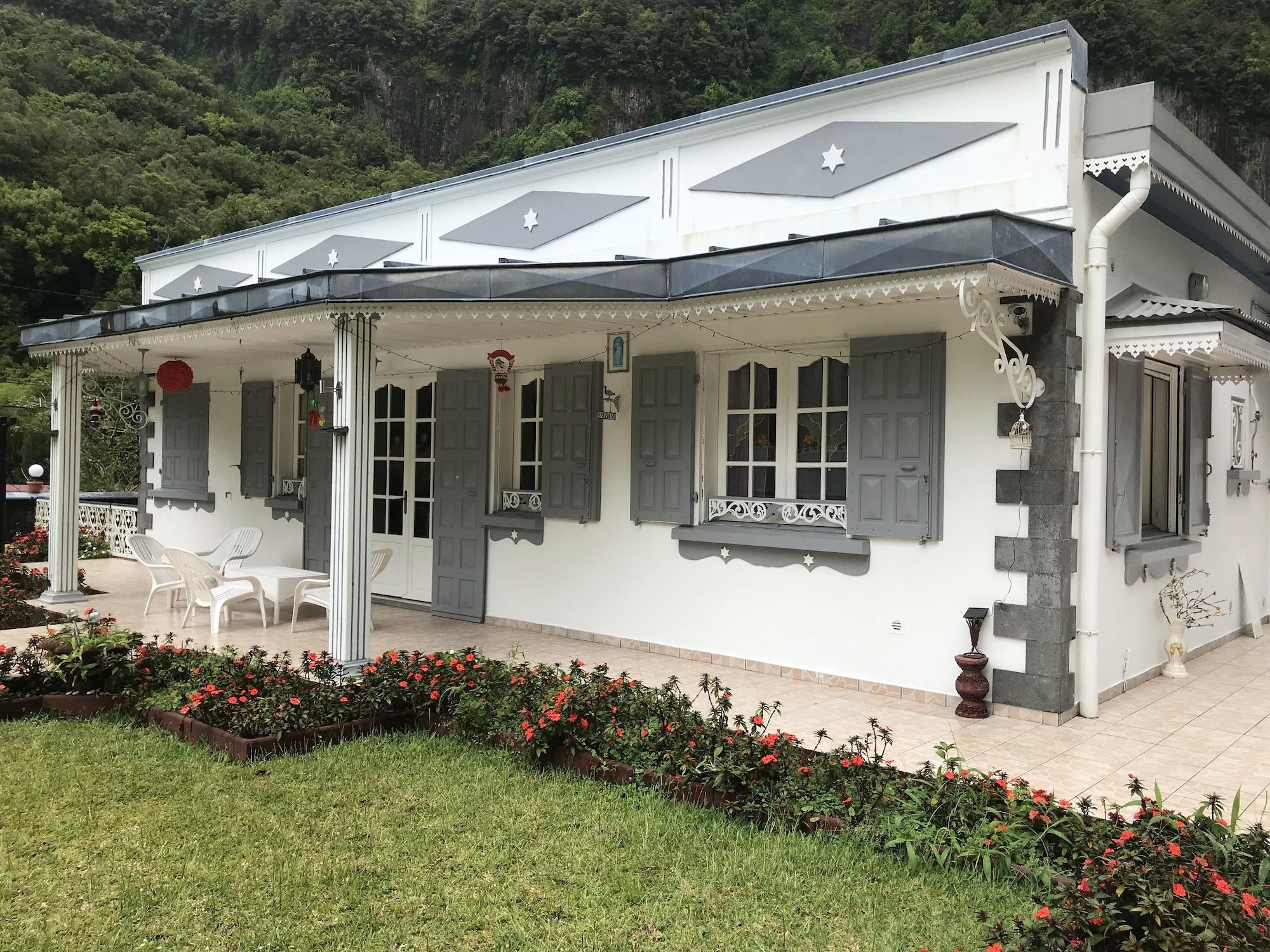 Varios L'Escale Royale