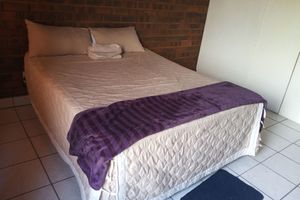 Alquiler Vacacional - Charming 3-bedroom cottage with AC and WiFi in enchanting Germiston