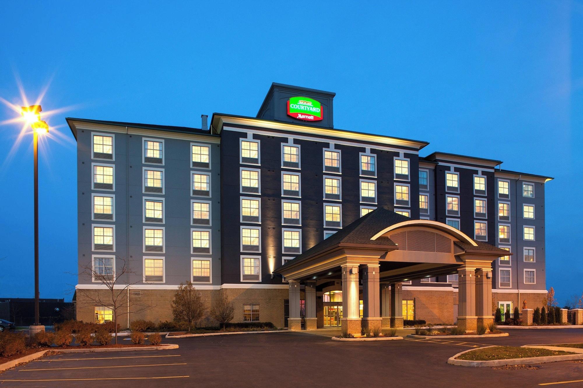 Varios Courtyard by Marriott London
