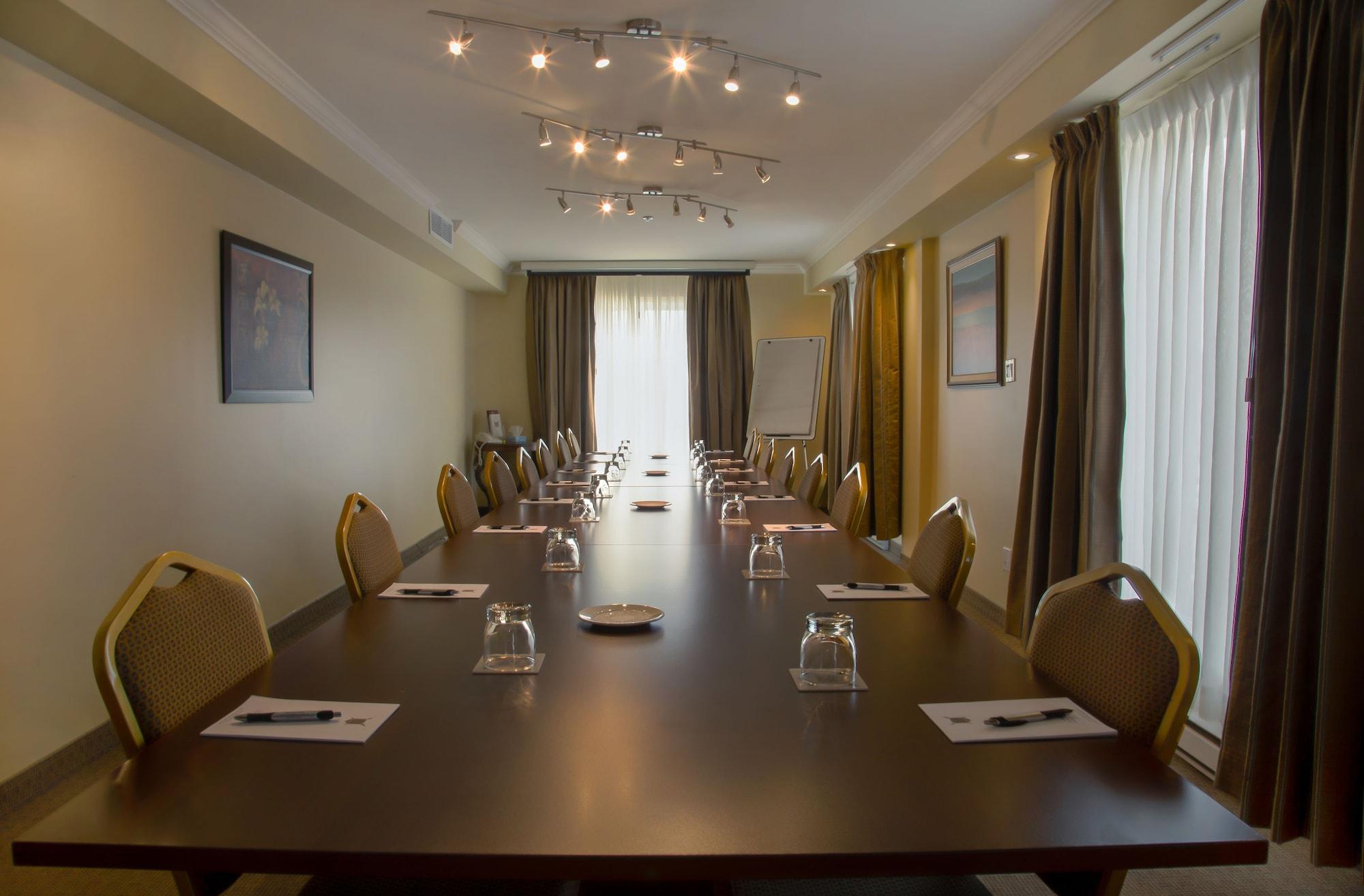 Sala de Reuniones Hôtel Brossard