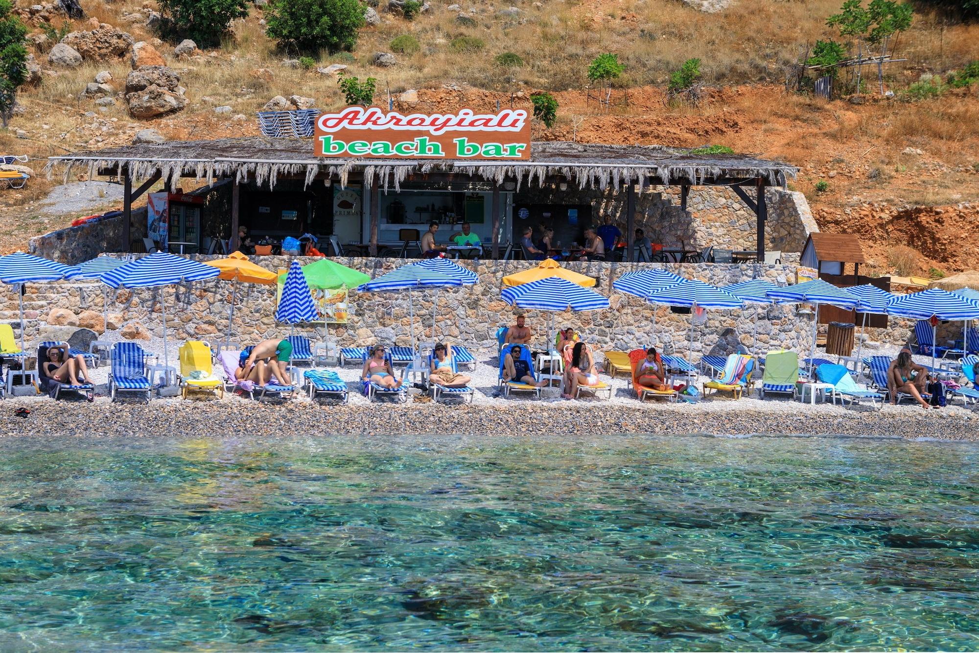 Restaurant John Akroyiali rooms