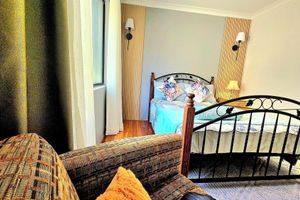 Alojamiento - Joyful Living 
A private space all to yourself, complete with a beautiful pool