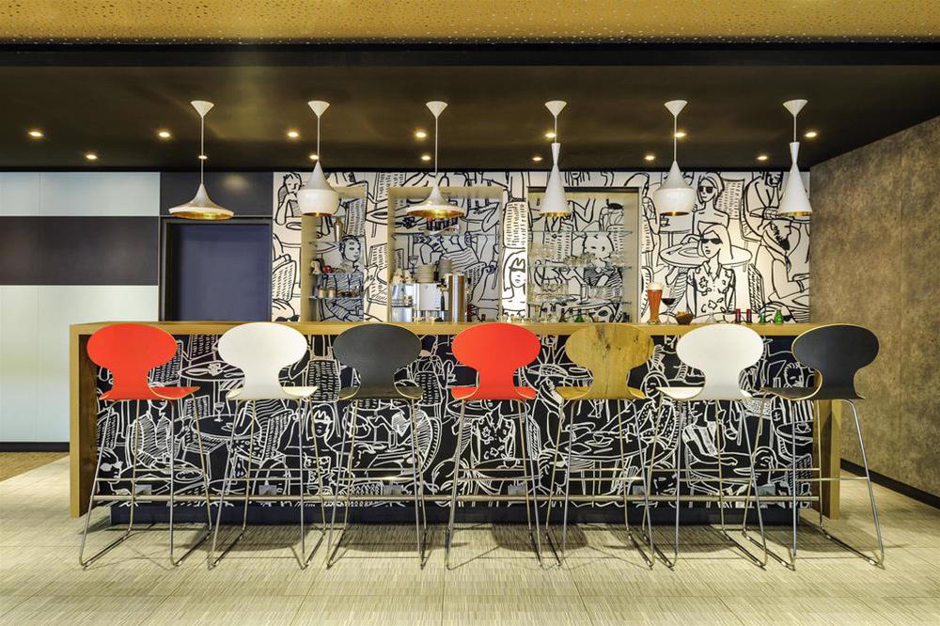 Bar/Salón ibis Paris Porte de Clichy Centre