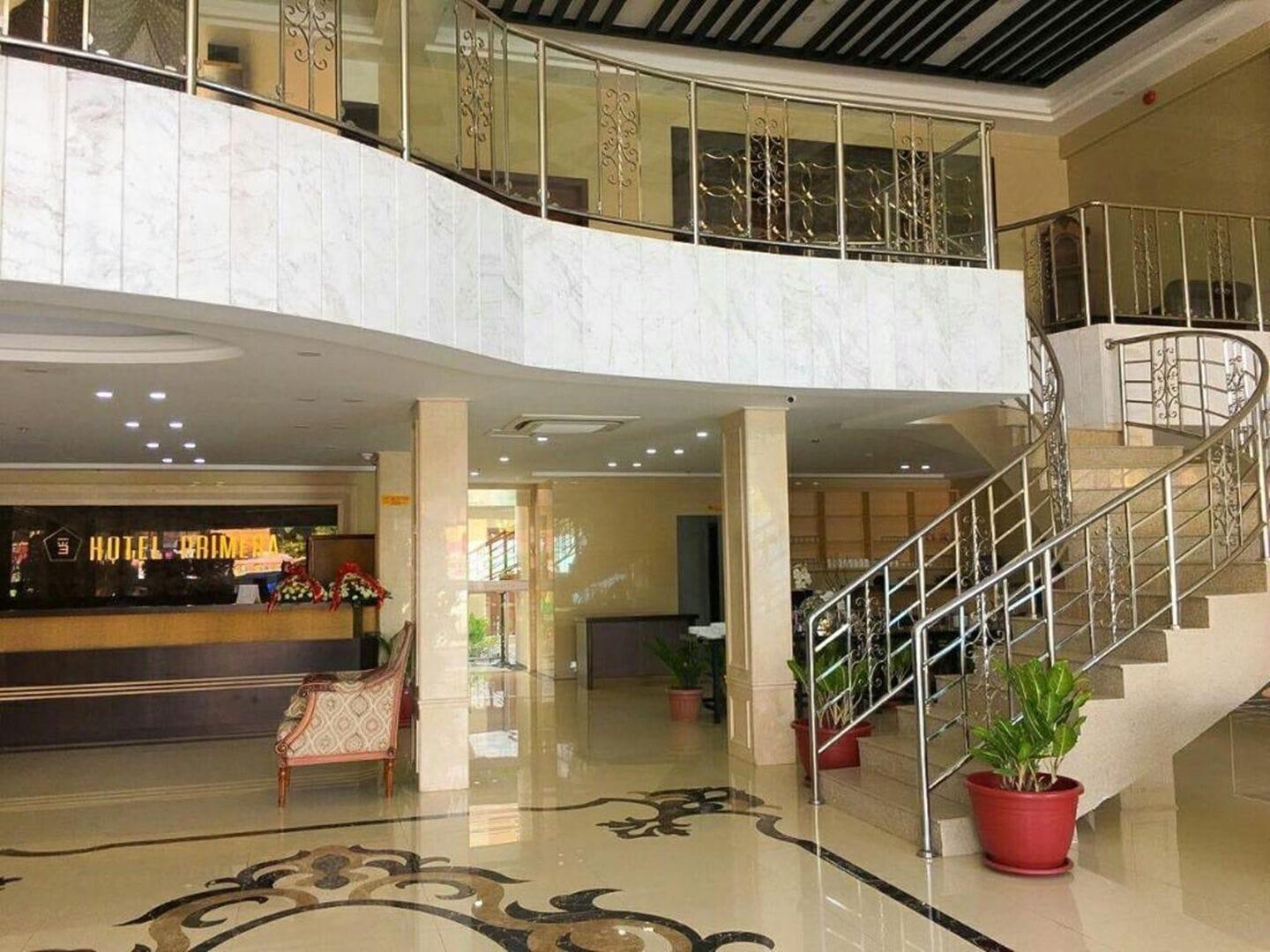 Vista Lobby Hotel Primera