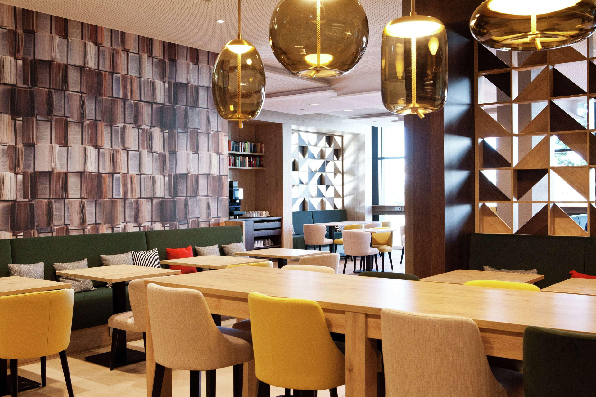 Restaurant Hampton by Hilton Berlin City East Side Gallery