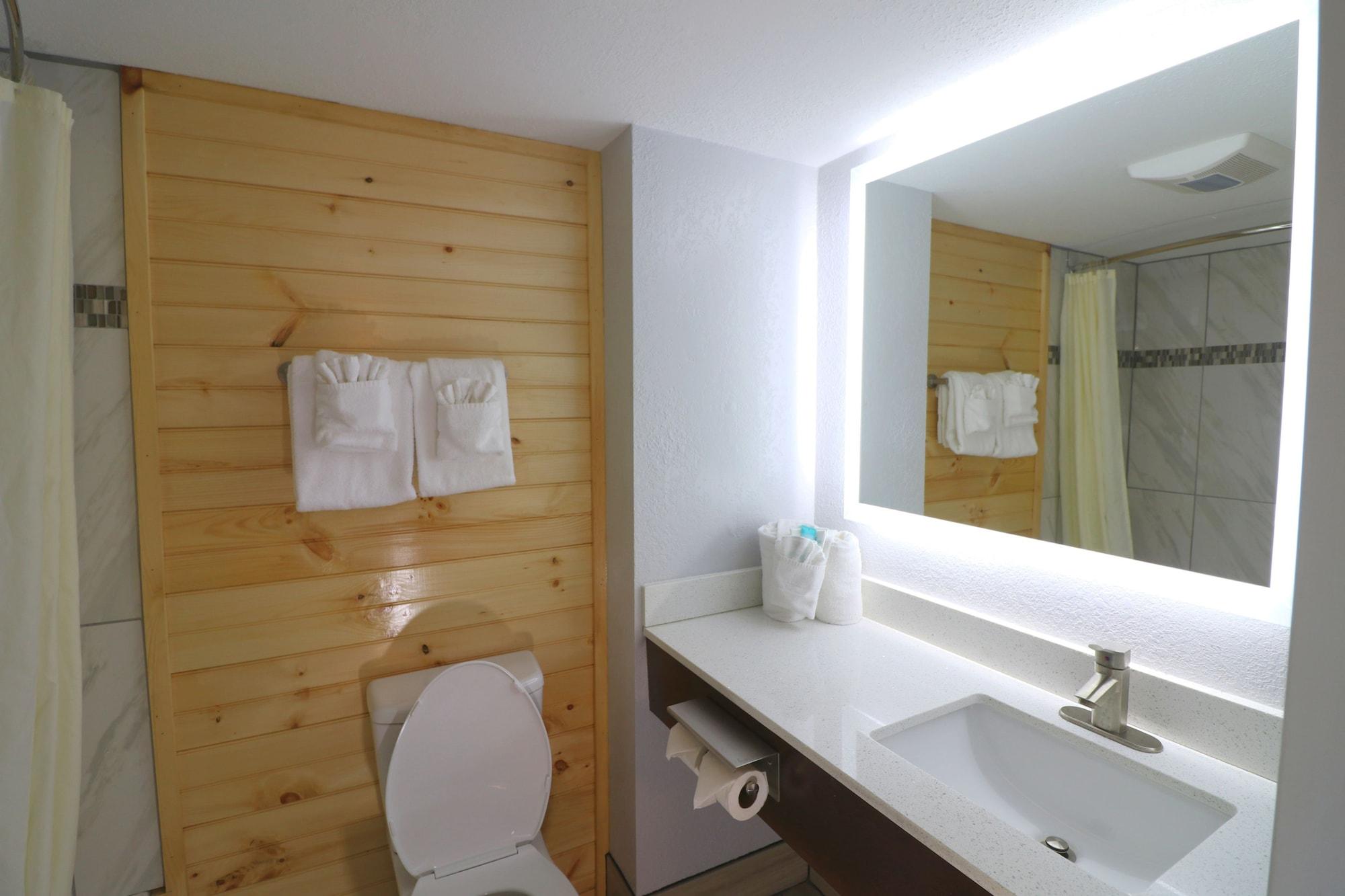 Equipamiento de Habitación Howard Johnson by Wyndham Downtown Gatlinburg