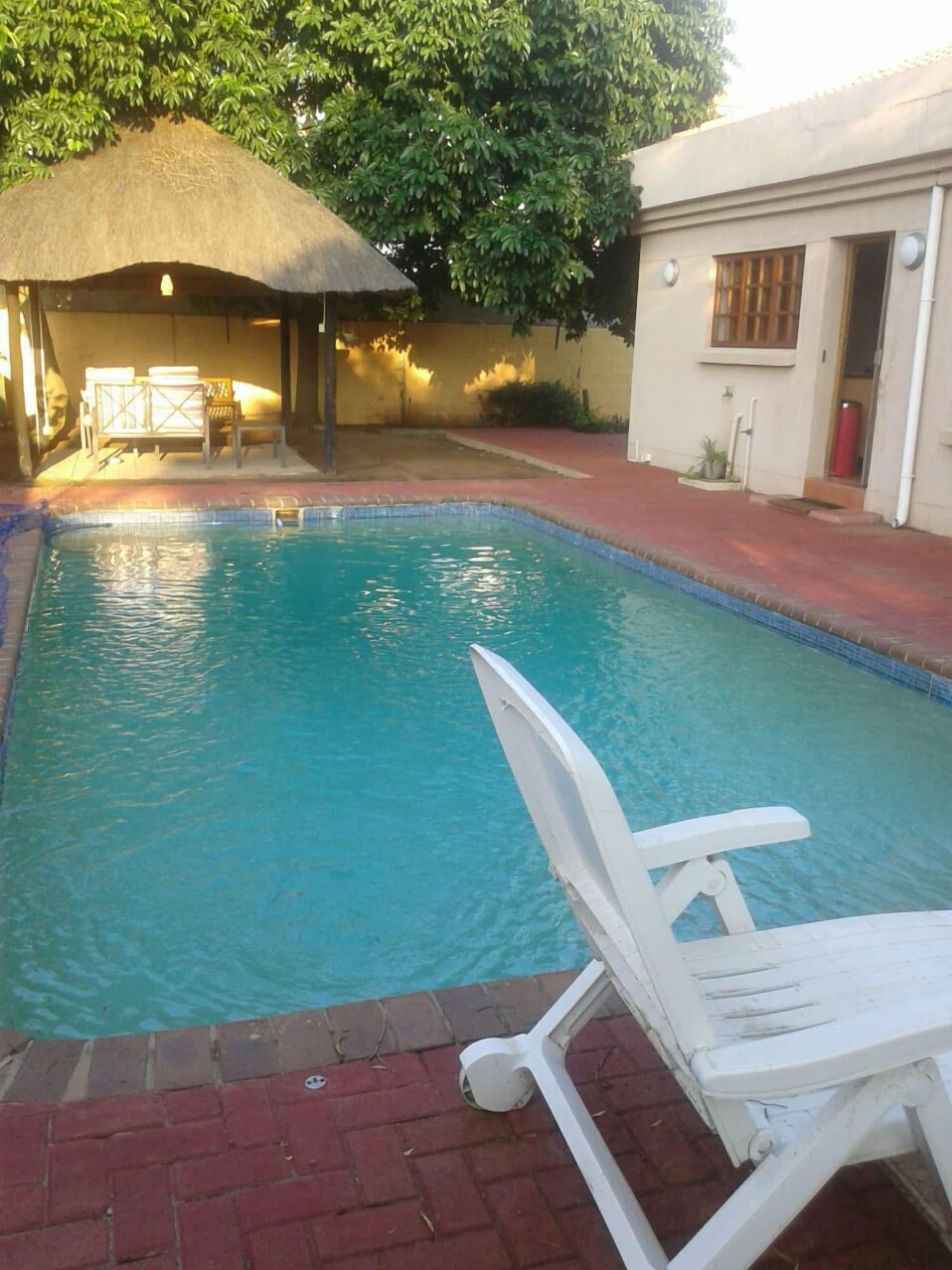 Vista Piscina Dihate Guest House