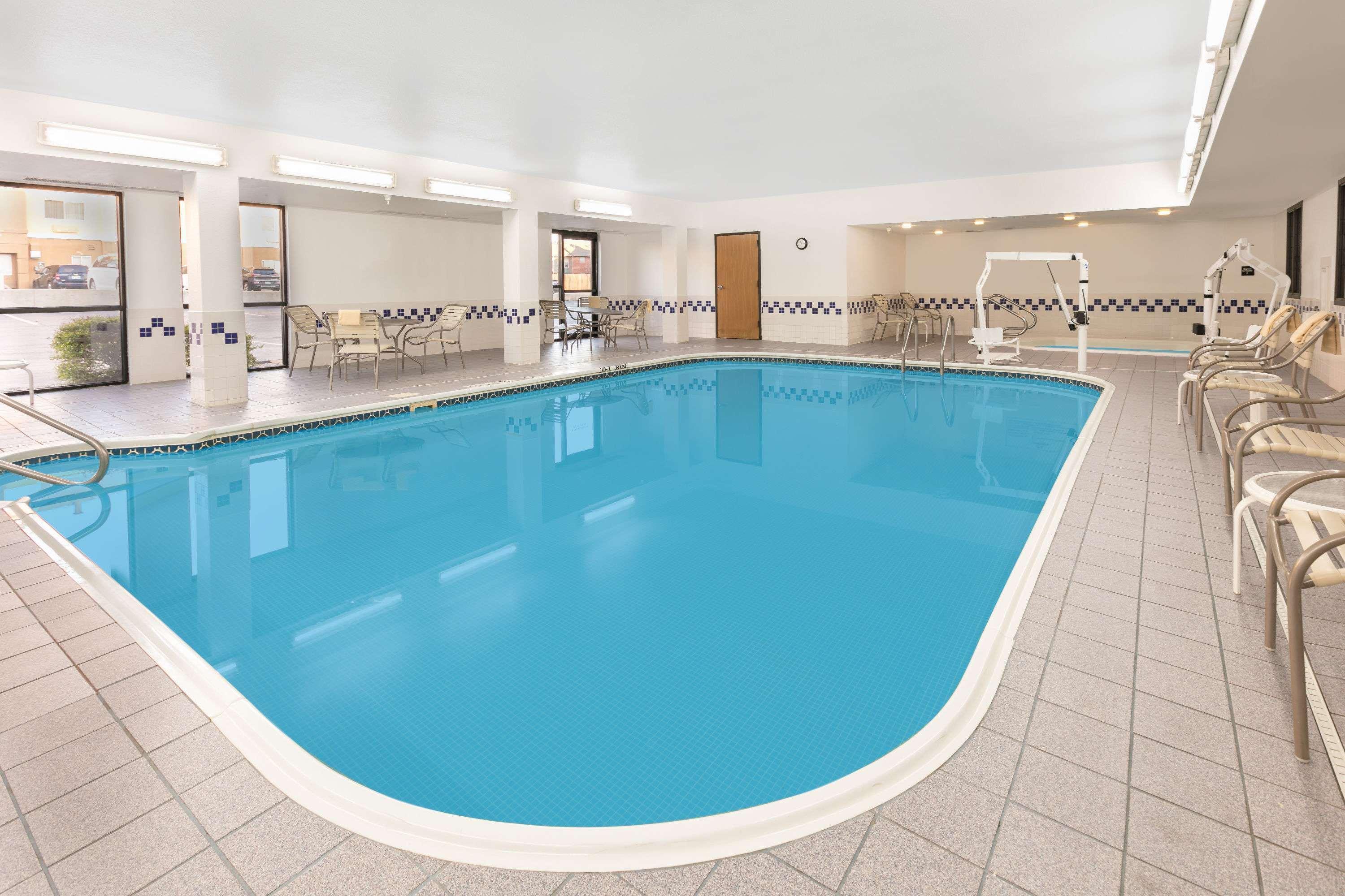 Vista Piscina Baymont by Wyndham Oklahoma City/Quail Springs