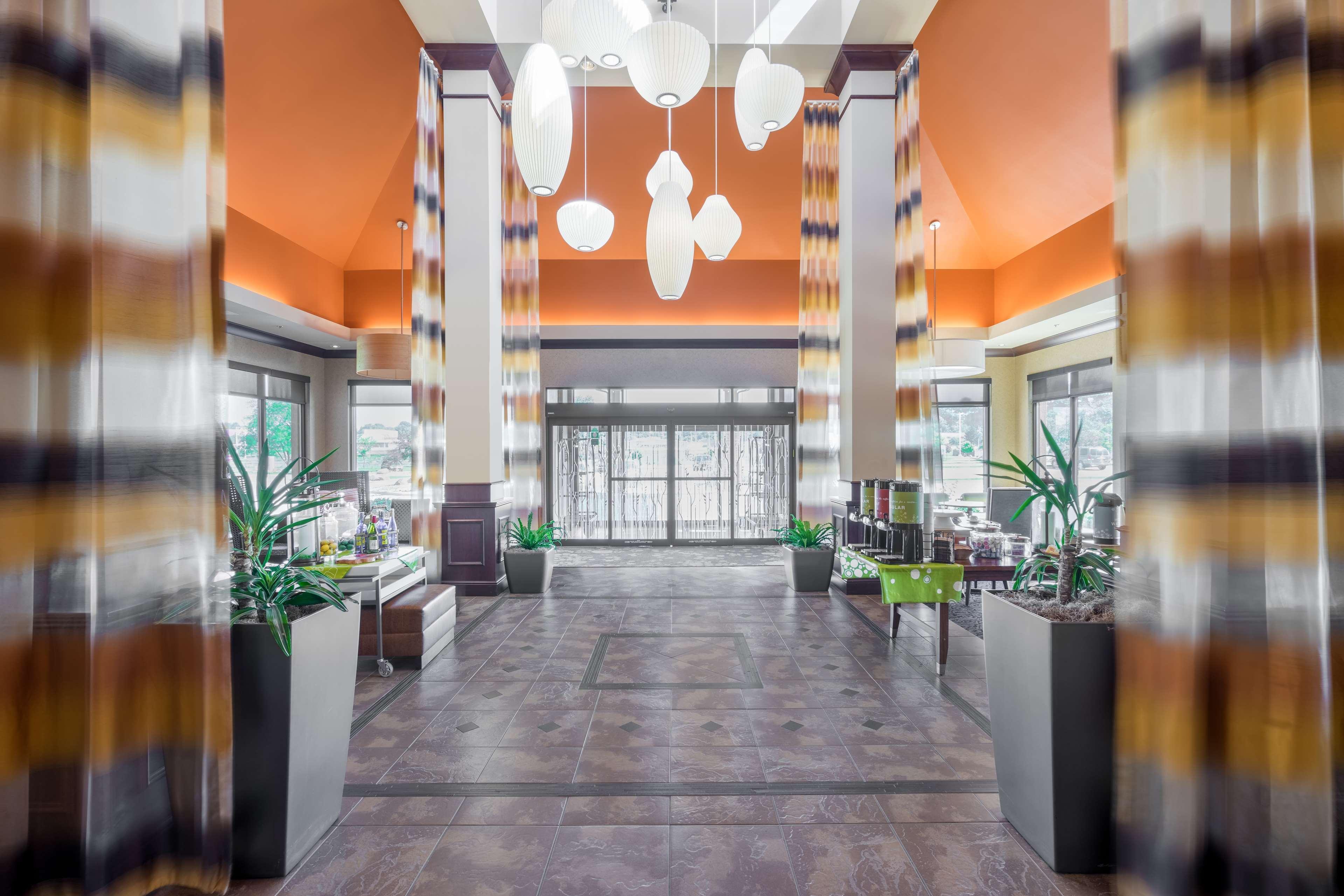 Vista Lobby Hilton Garden Inn Sioux City Riverfront