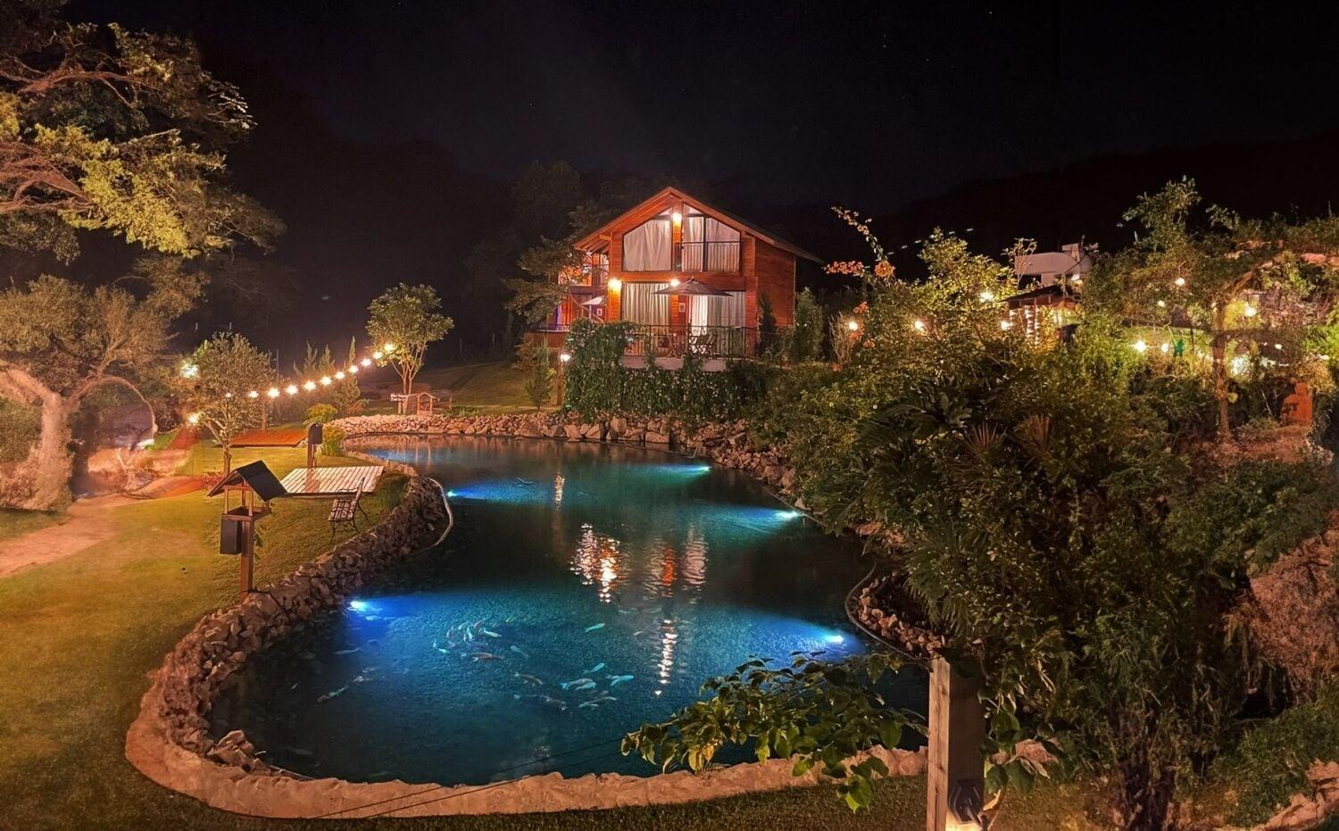 Vista Piscina Pousada Casa Cida e Evandro
