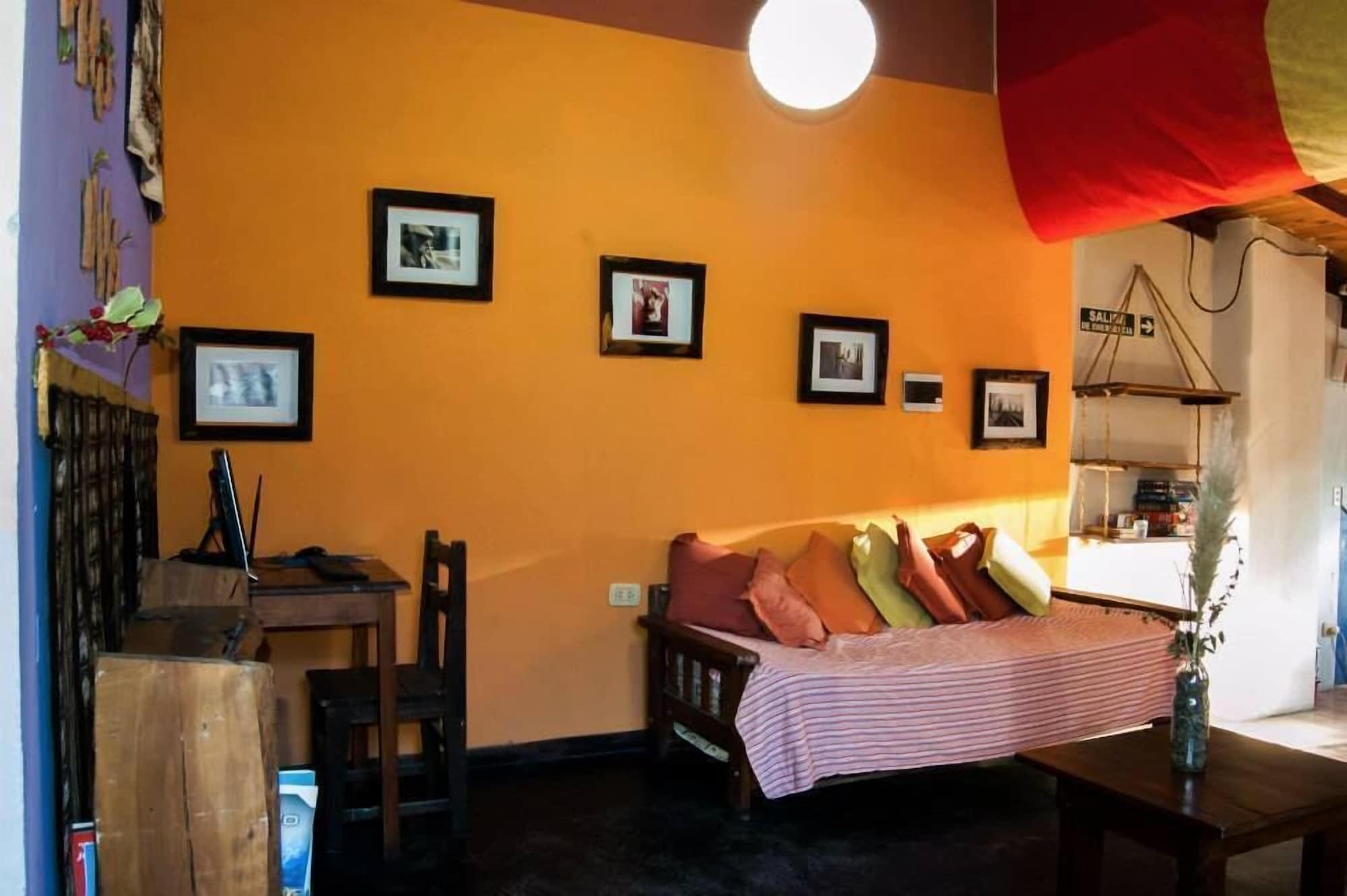 Vista Lobby Casa del Pueblo - Hostel