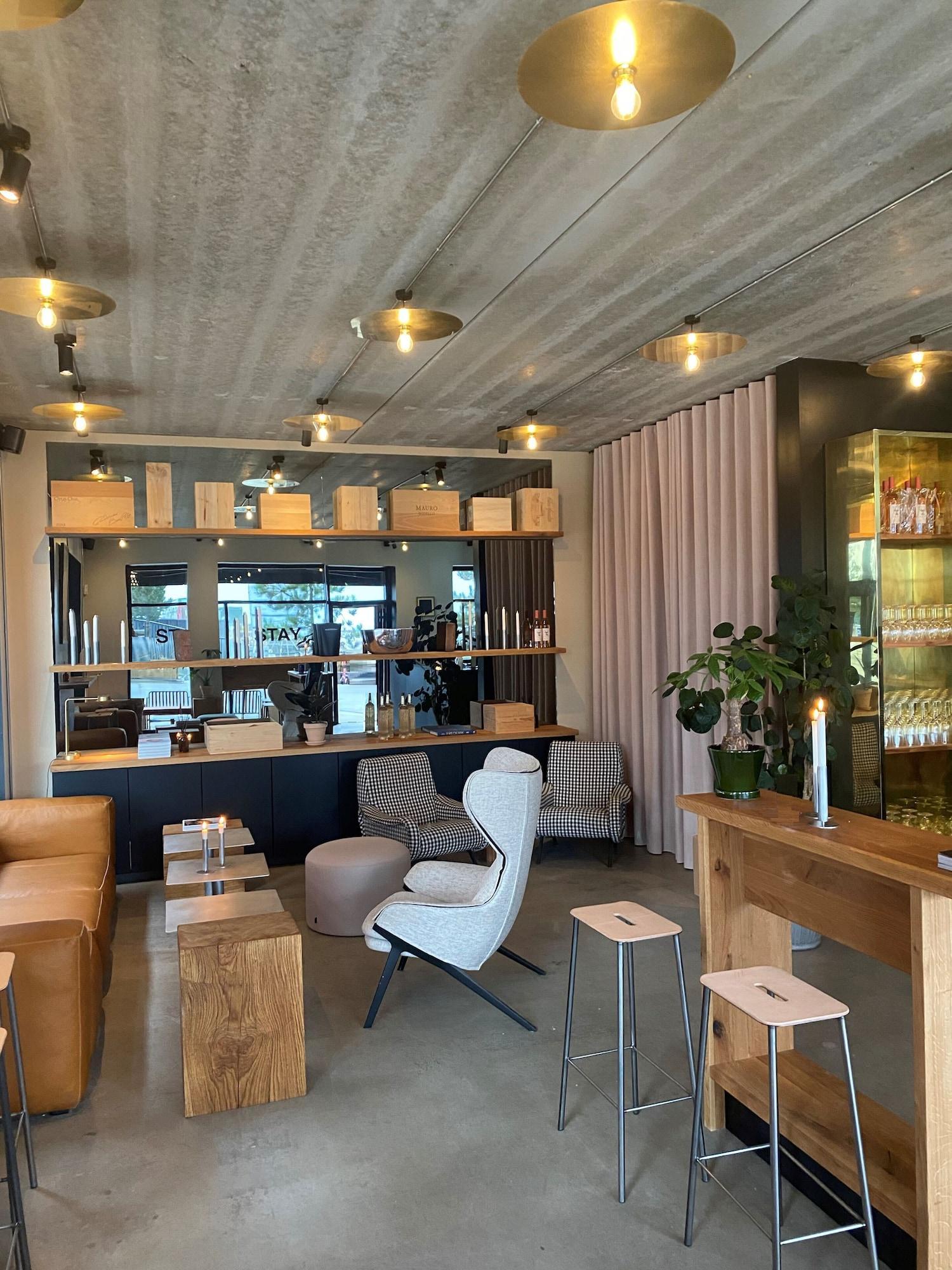 Bar/Salón STAY Seaport