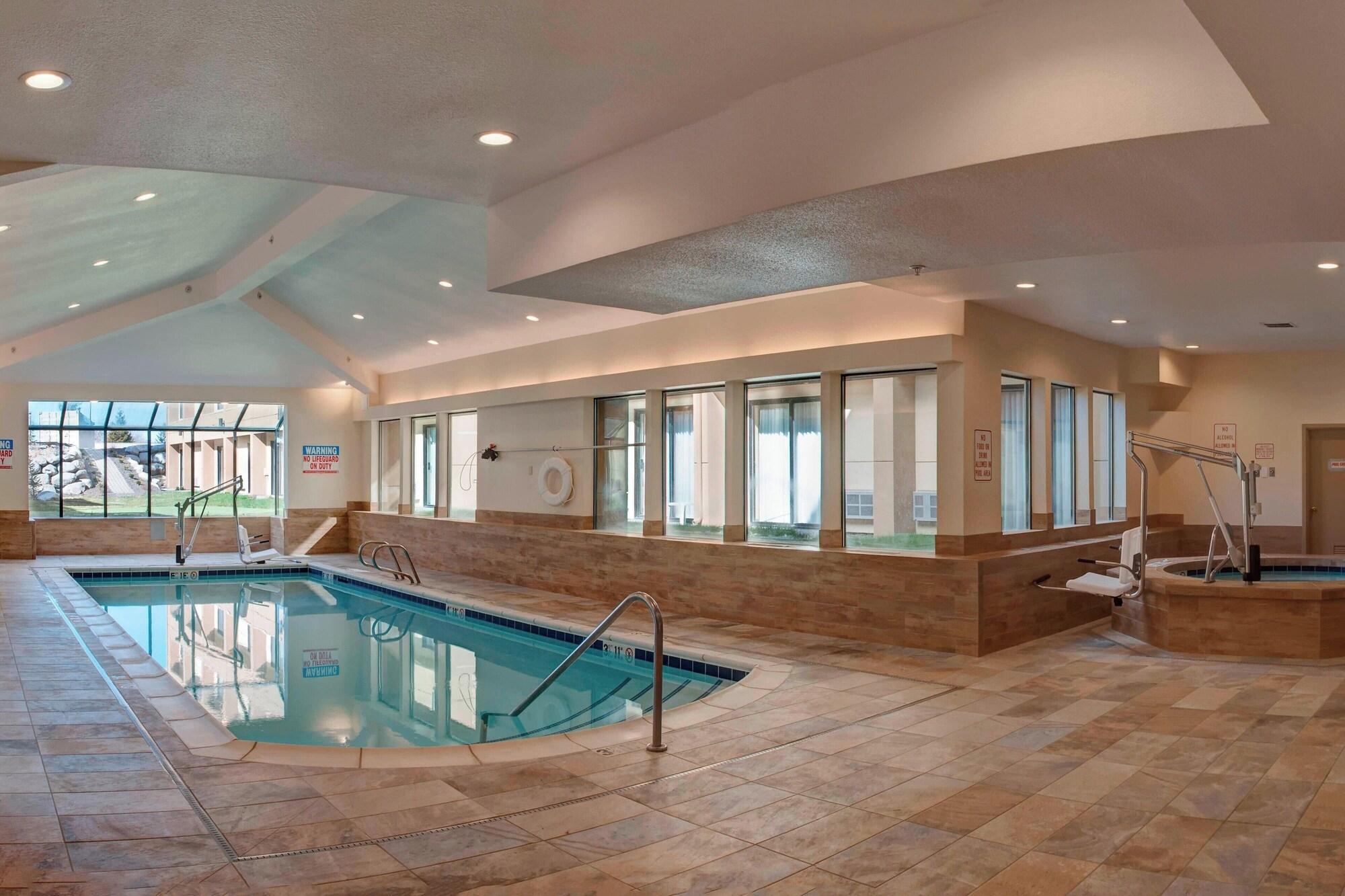 Vista Piscina Fairfield Inn & Suites by Marriott Spokane Valley
