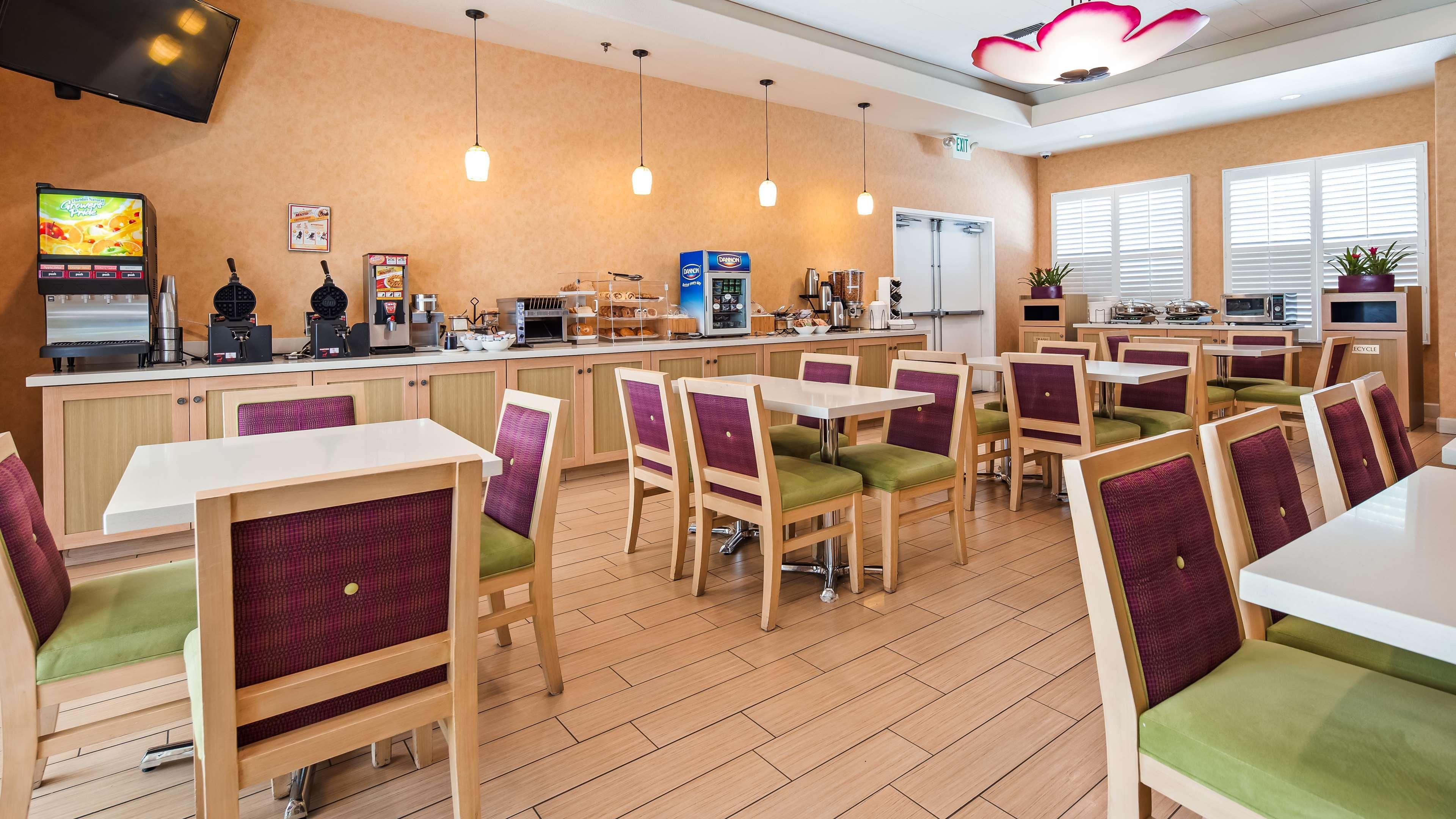 Restaurant Best Western Plus Capitola By-the-sea Inn & Suites