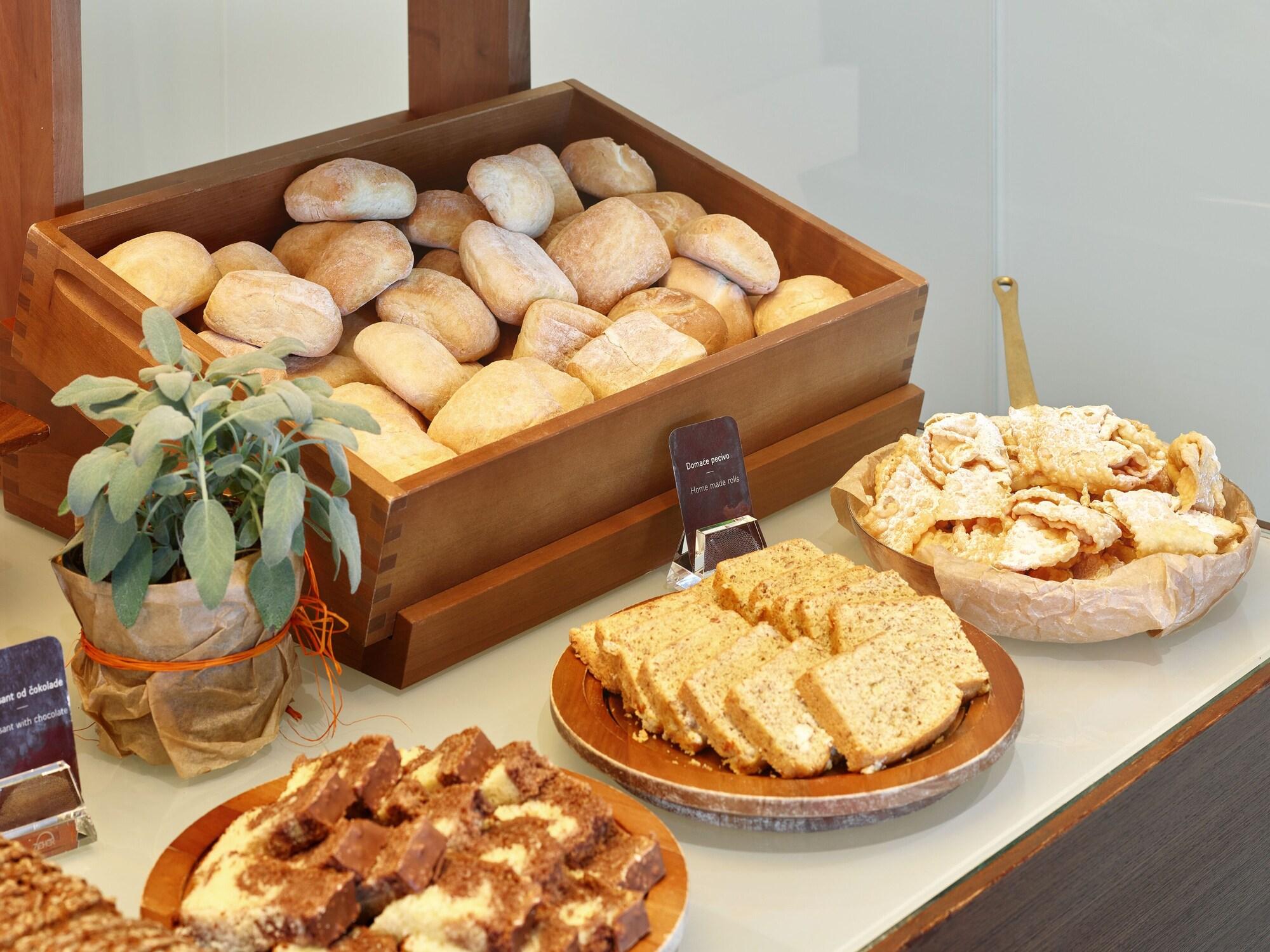 Restaurant Monte Mulini Adults Exclusive Hotel by Maistra Collection