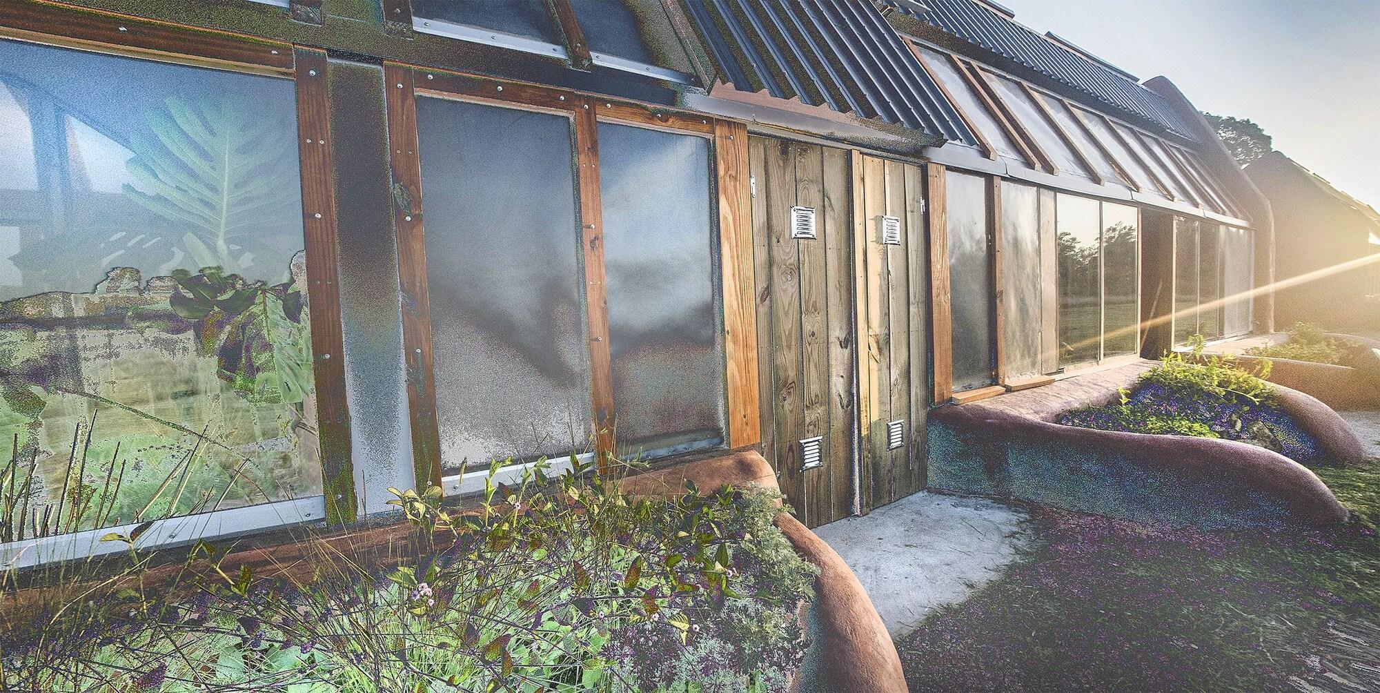 Vista Exterior Caliu Earthship Ecolodge