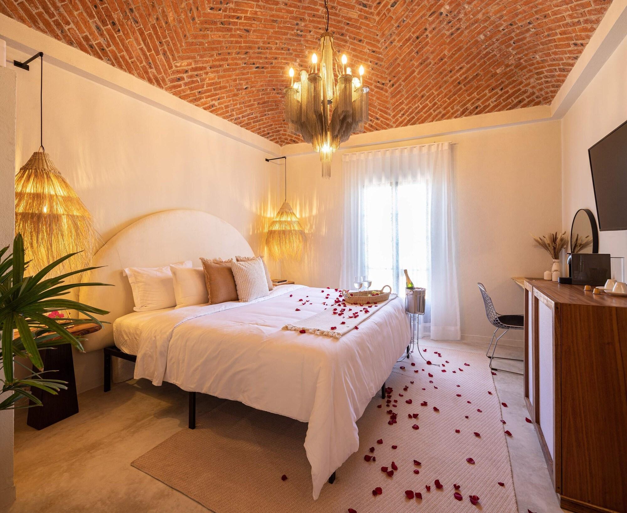 Varios HOLT Hotel del Pueblito