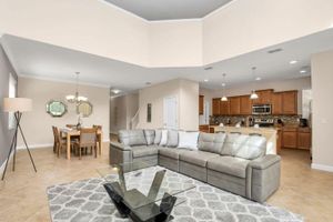Renta Vacacional - Spacious Family Home w Pool, Hot Tub & BBQ