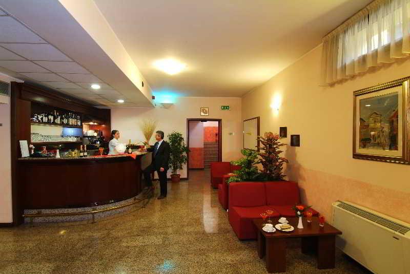 Bar/Salón Hotel Majestic