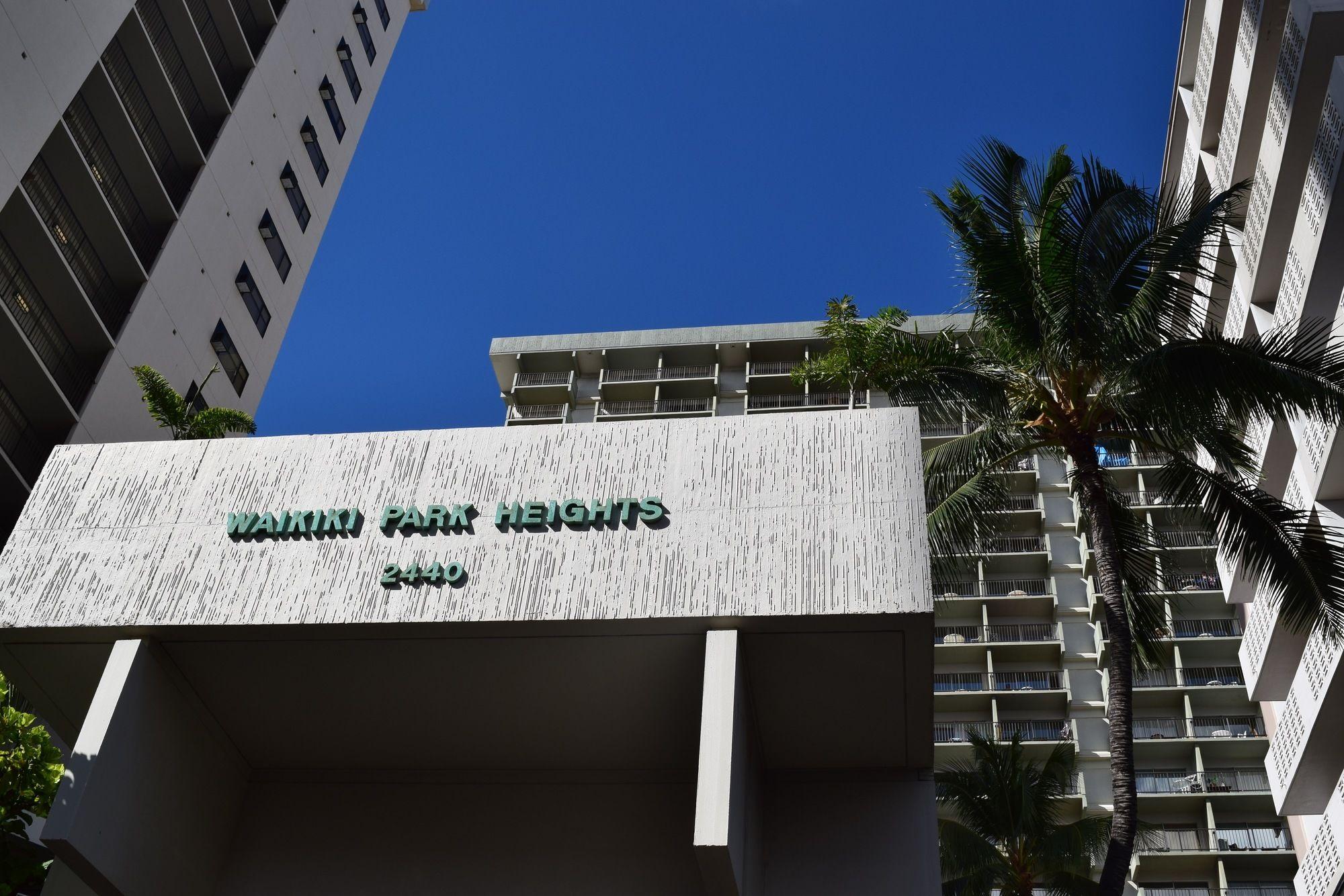 Vista Exterior Unipack at Waikiki Park Heights