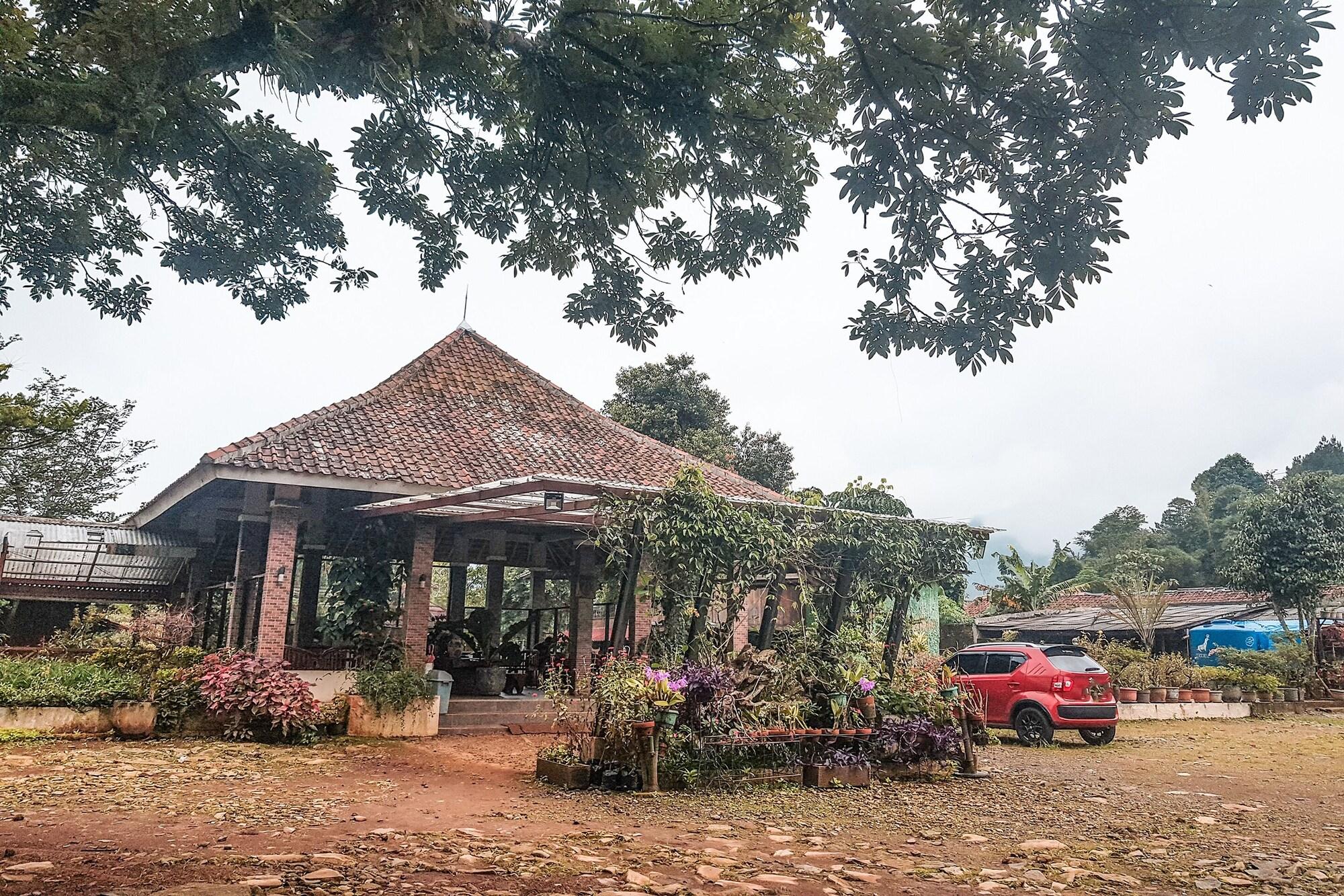 Vista Exterior SPOT ON 2642 Villa Paul