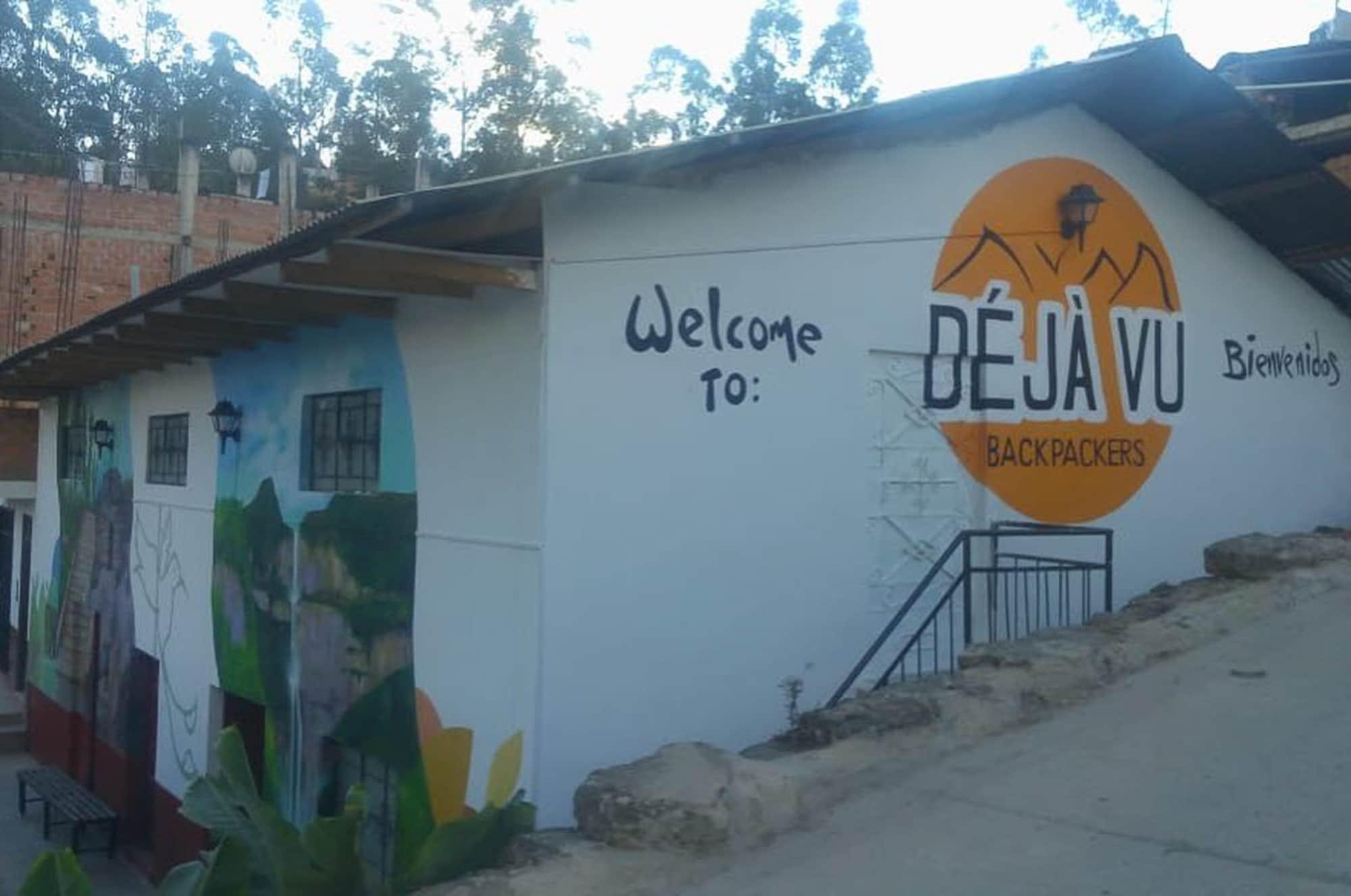 Vista Exterior Déjà Vu Backpackers
