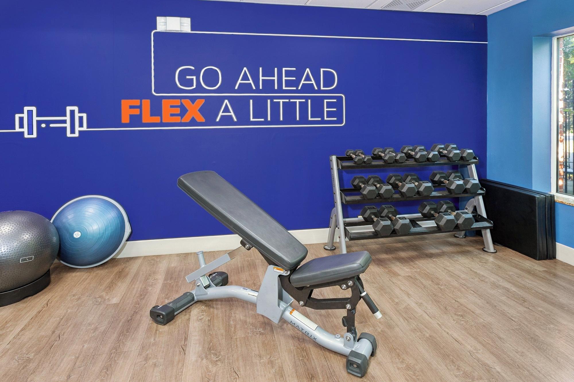 Gimnasio Holiday Inn Express Hotel & Suites Urbana-Champaign by IHG