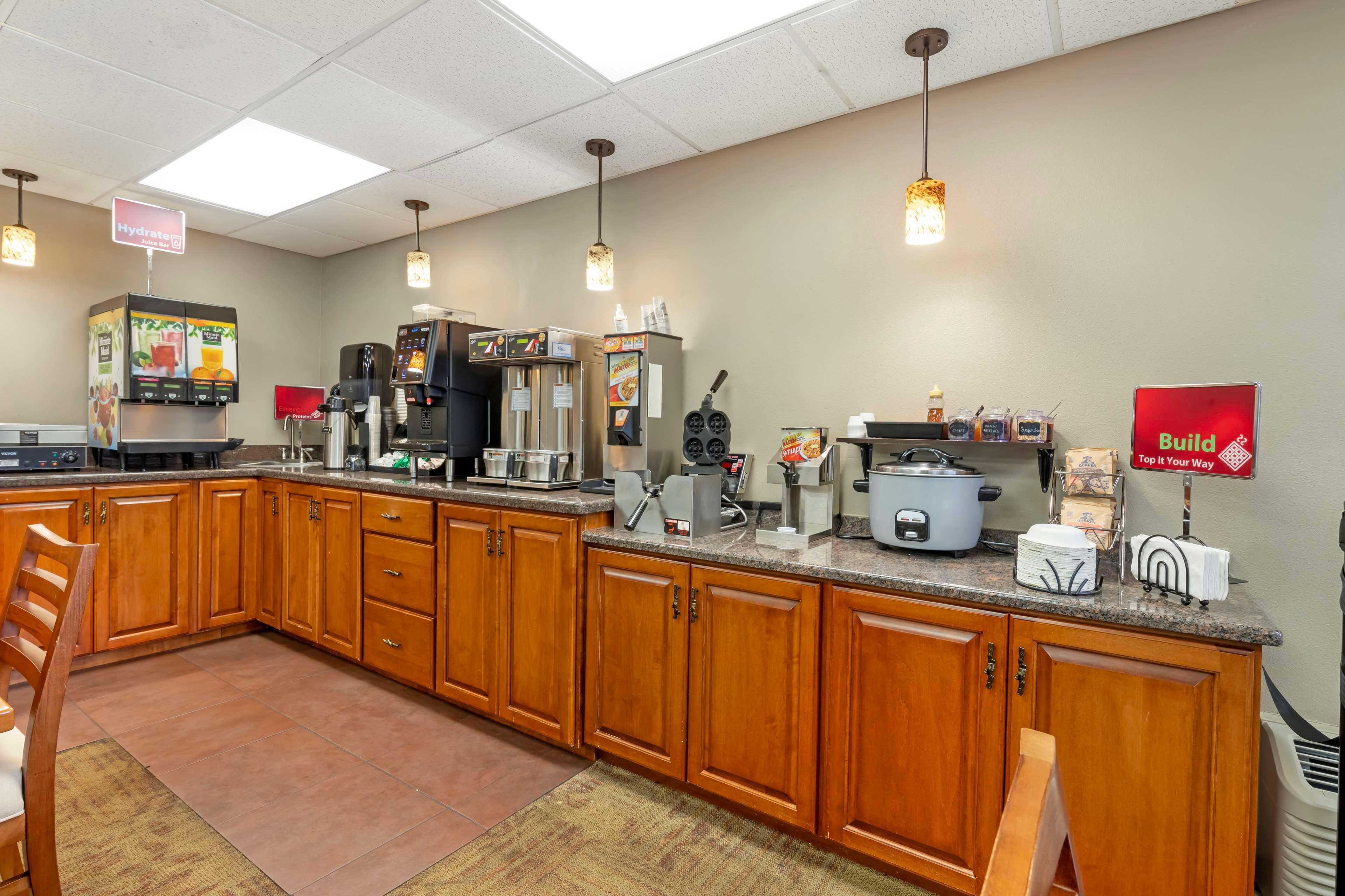 Restaurant Best Western Plus Concord Inn