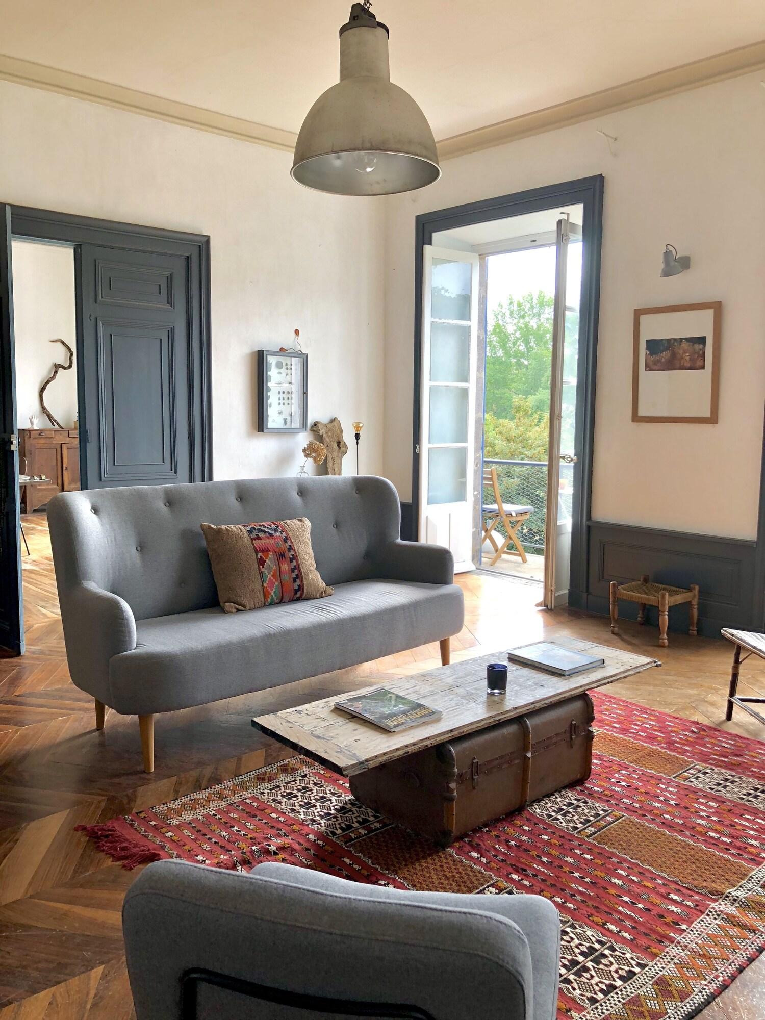 Varios Maison CHA-RI-VA-RI