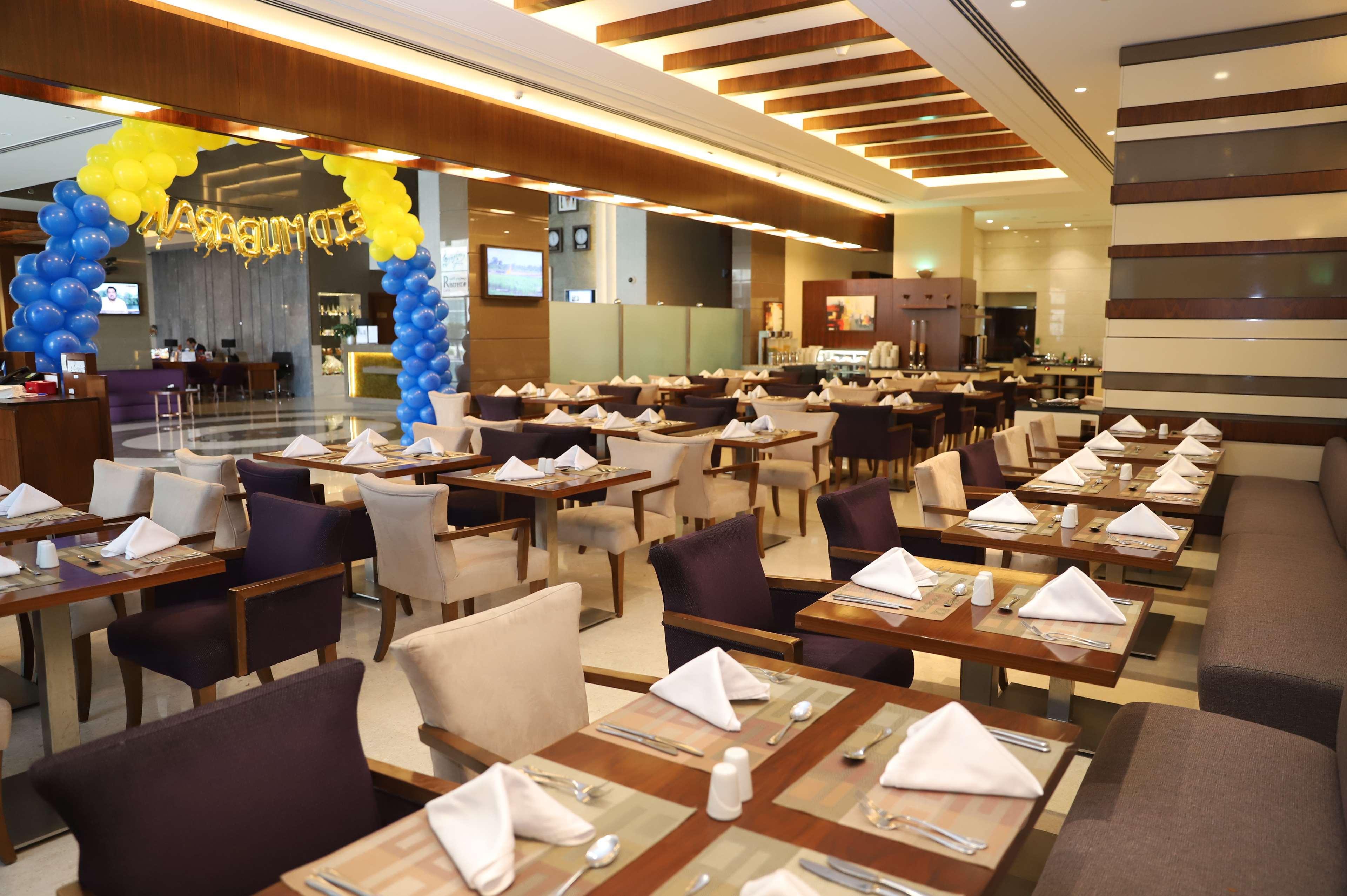 Restaurant Golden Tulip Media Hotel