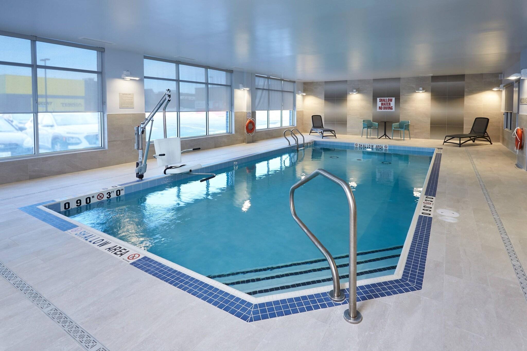 Vista Piscina TownePlace Suites by Marriott Hamilton