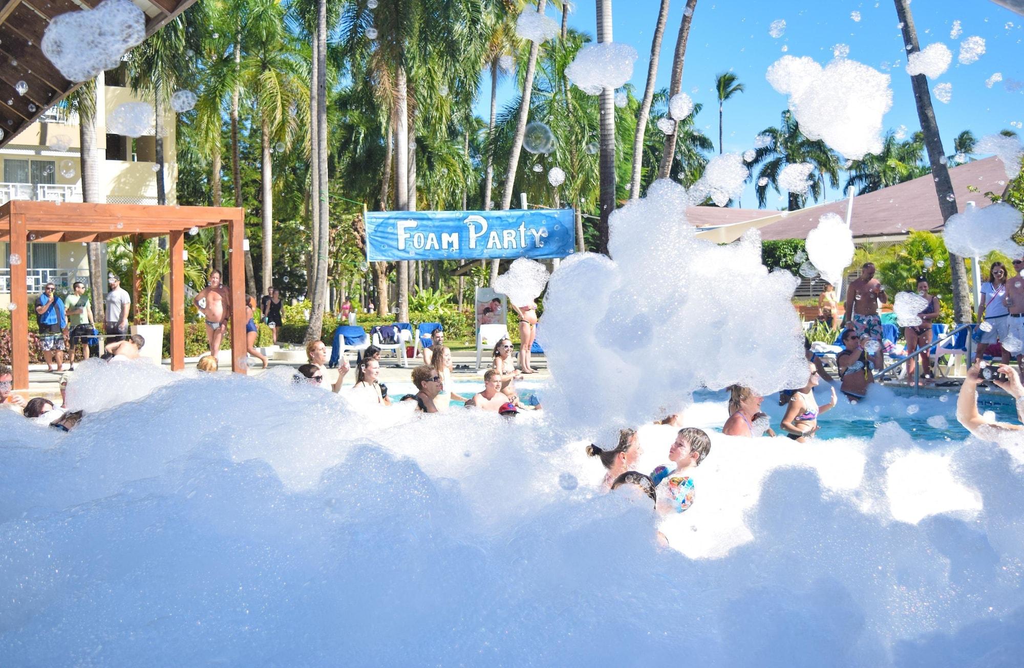 Playa Vista Sol Punta Cana Beach Resort & Spa - All Inclusive