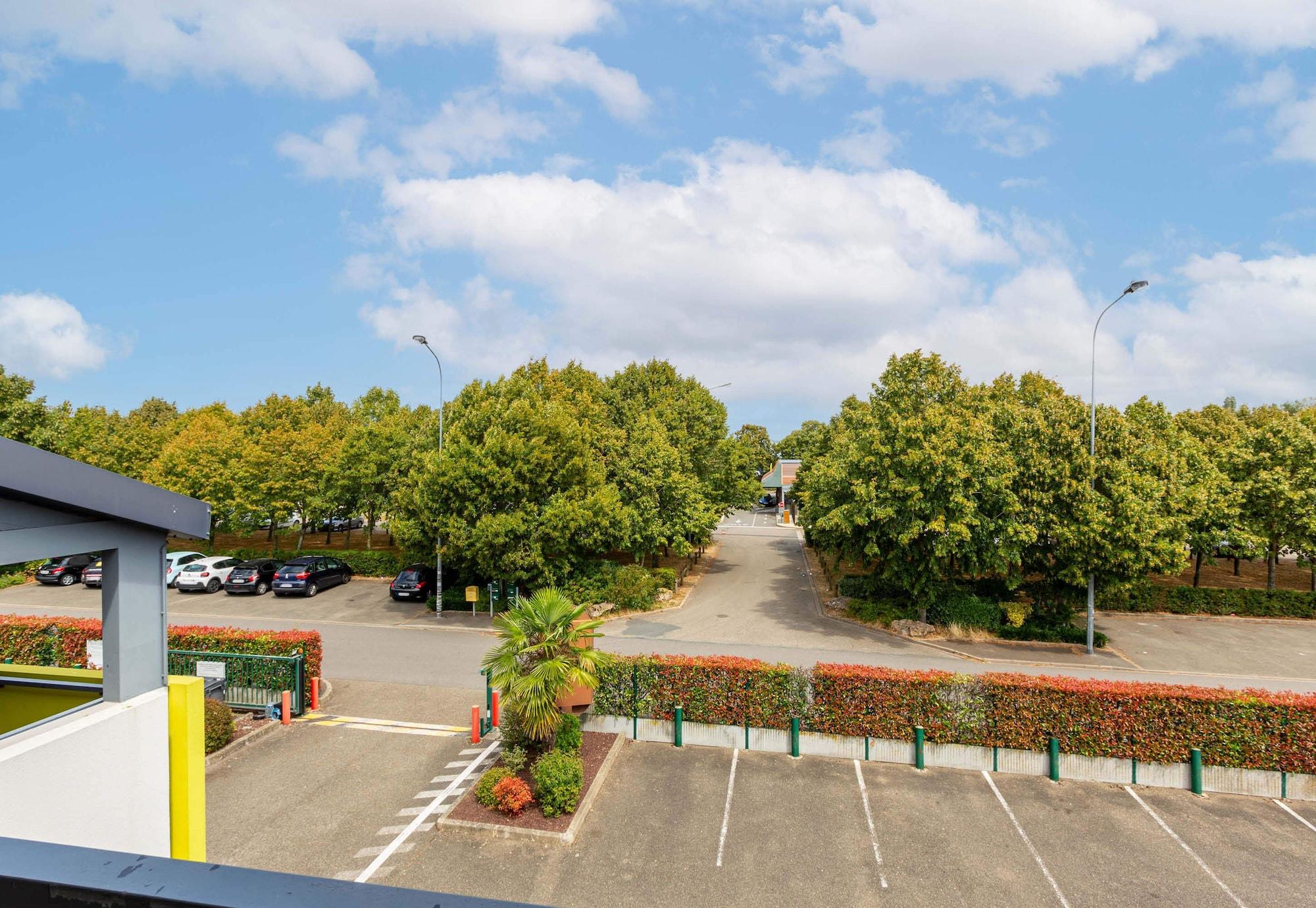 Vista Exterior B&B HOTEL CHARTRES Le Forum (1)