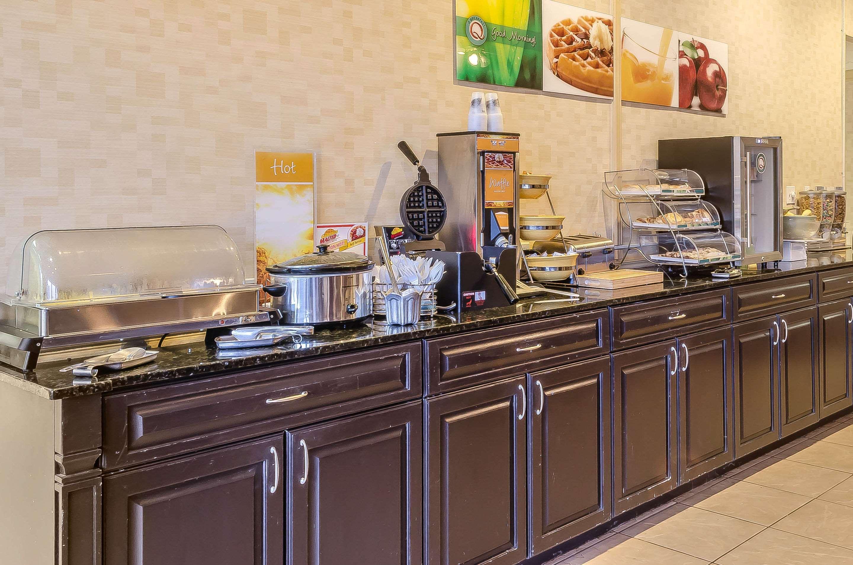 Restaurant Quality Inn University Area