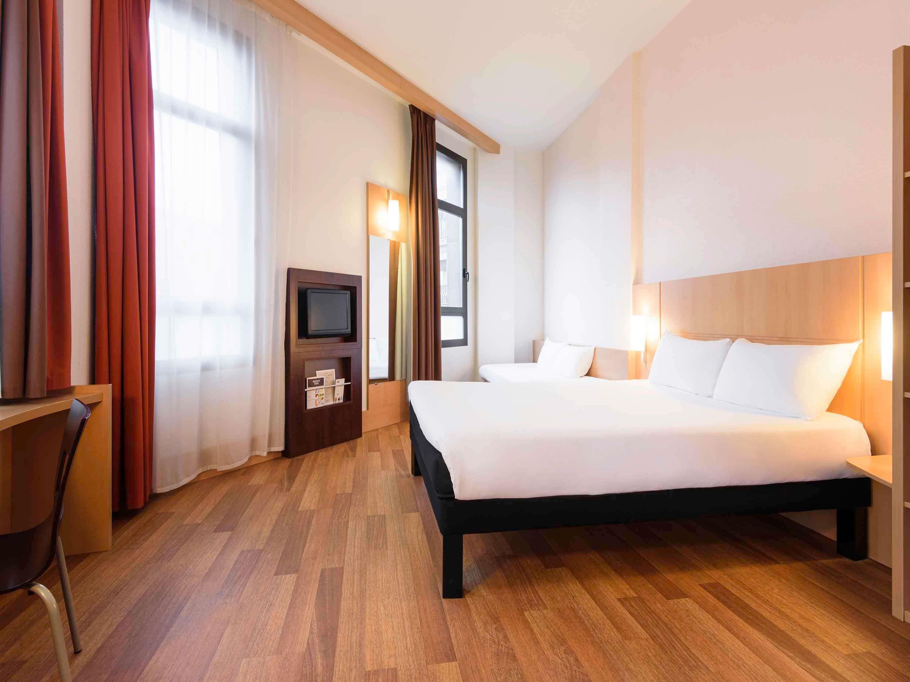 Vista Exterior ibis Bilbao Centro