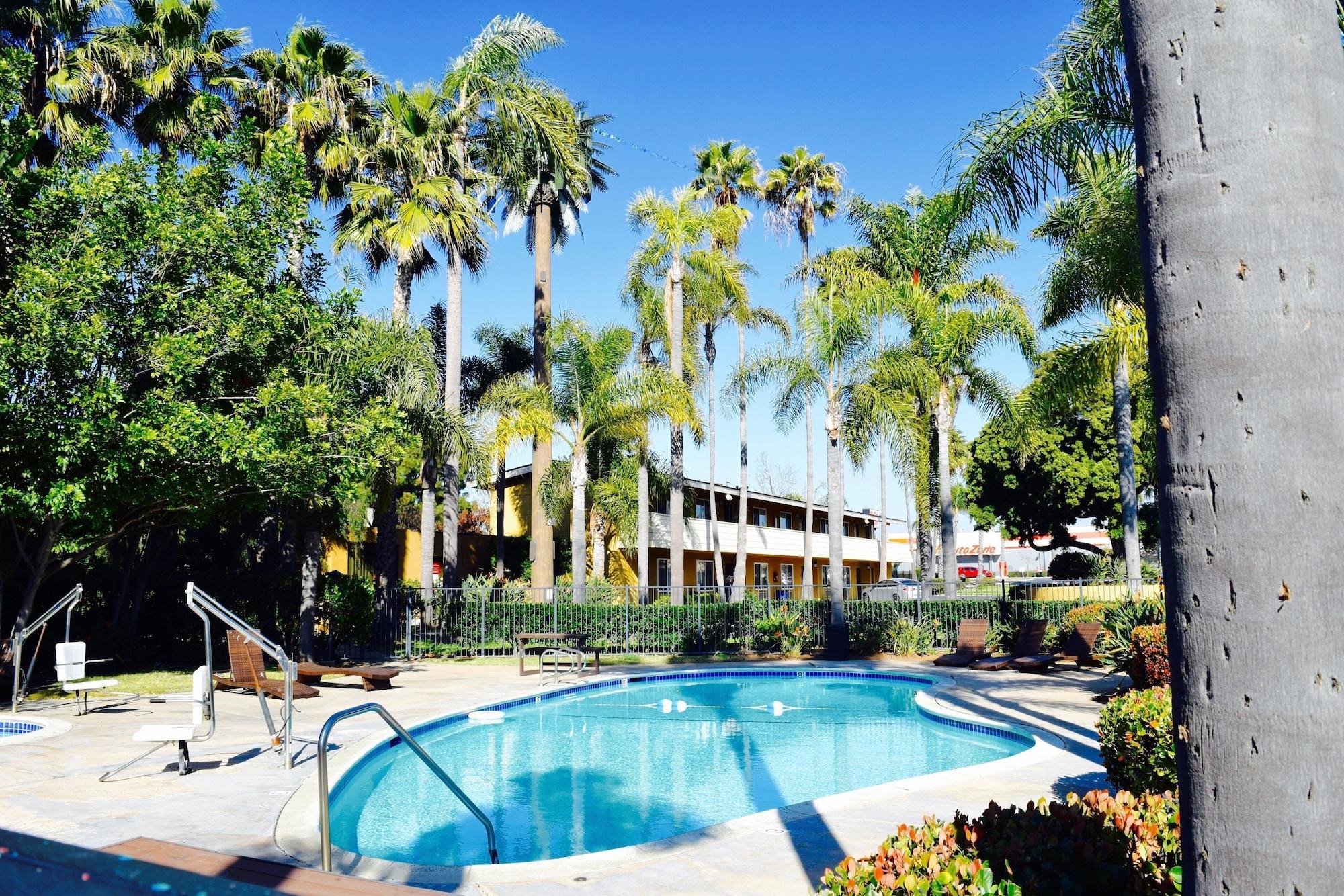 Instalaciones Recreativas Hotel Palmeras Chula Vista