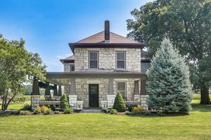 Alquiler Vacacional - Pet-friendly Home: Grill & Fire Pit in Manhattan