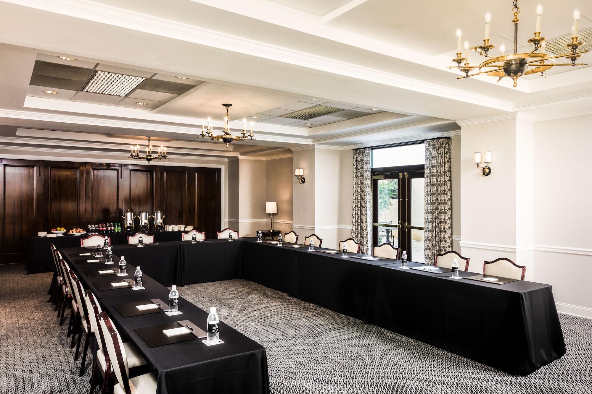 Sala de Reuniones French Quarter Inn